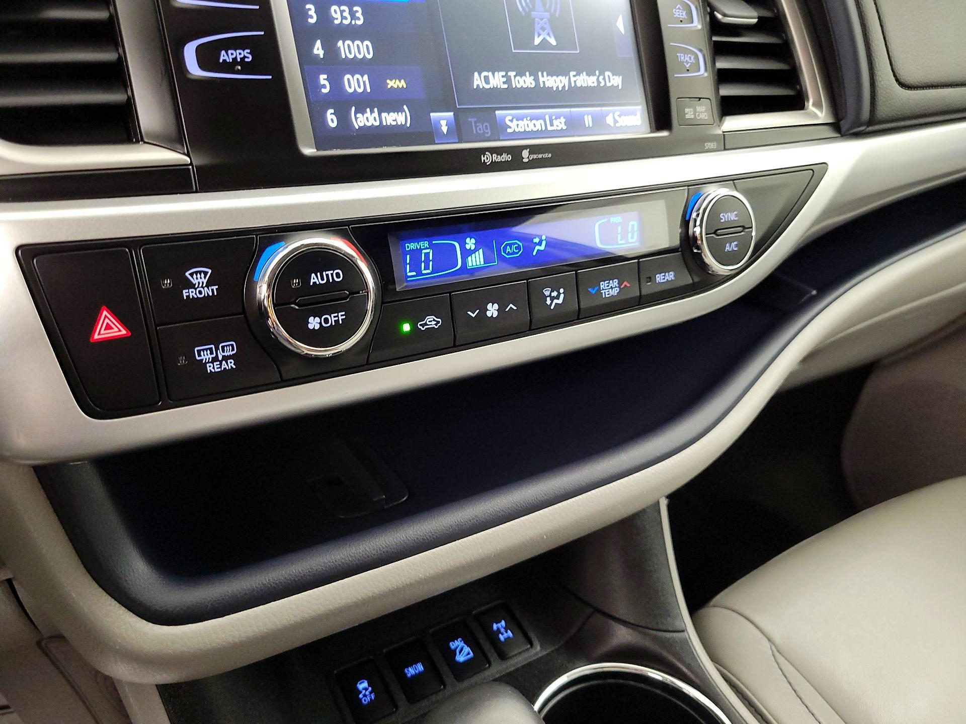 Thumbnail: 2015 Toyota Highlander - 16