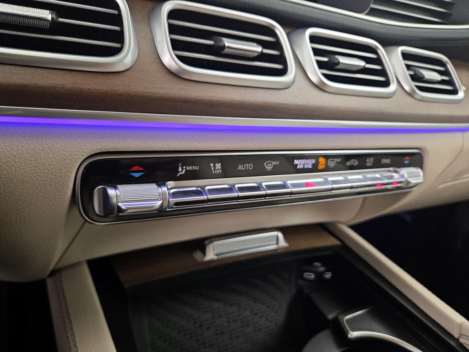 2024 Mercedes-Benz GLS 16