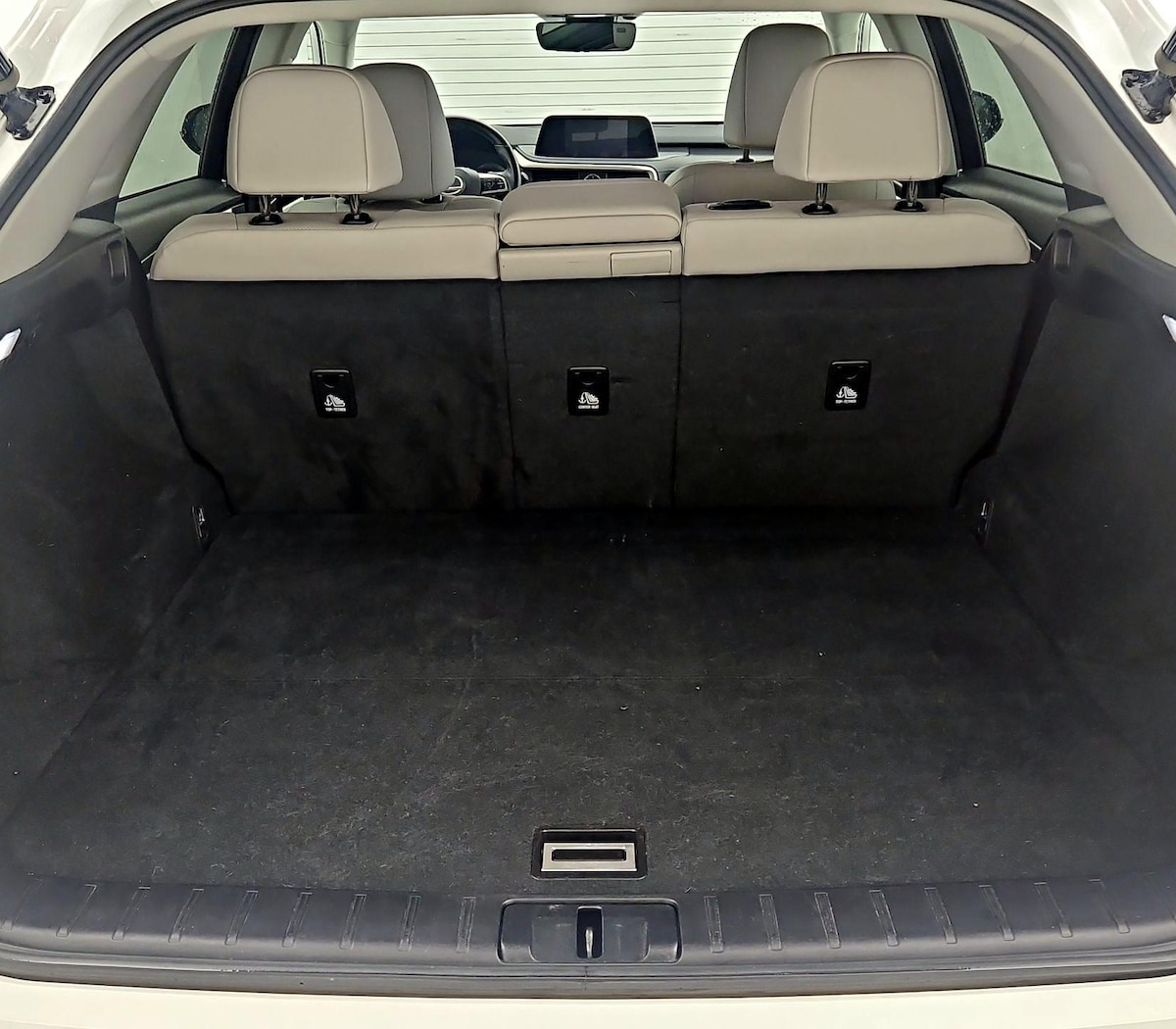 Trunk/Cargo (Seats Up)