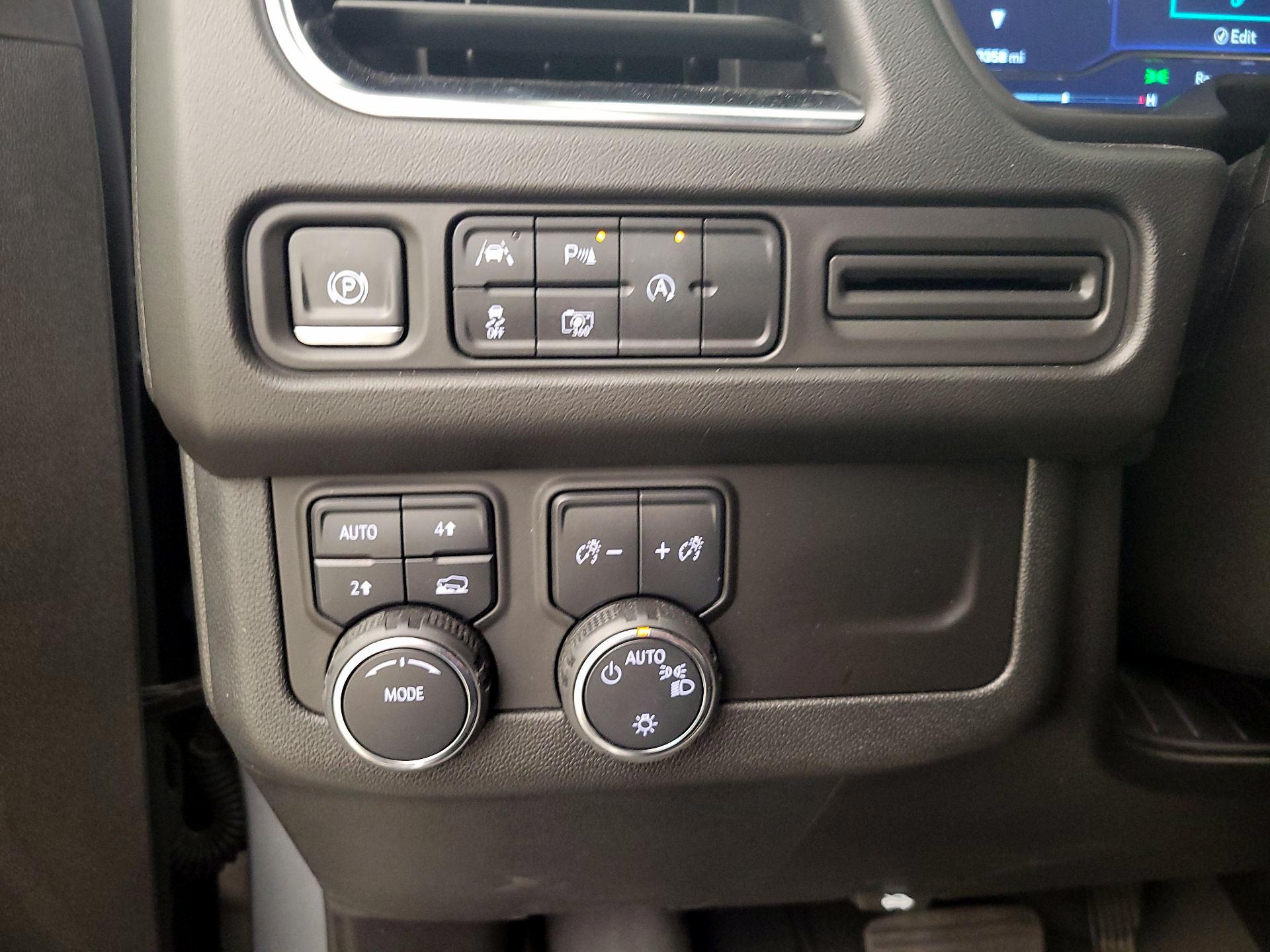 Thumbnail: 2024 Chevrolet Tahoe - 13