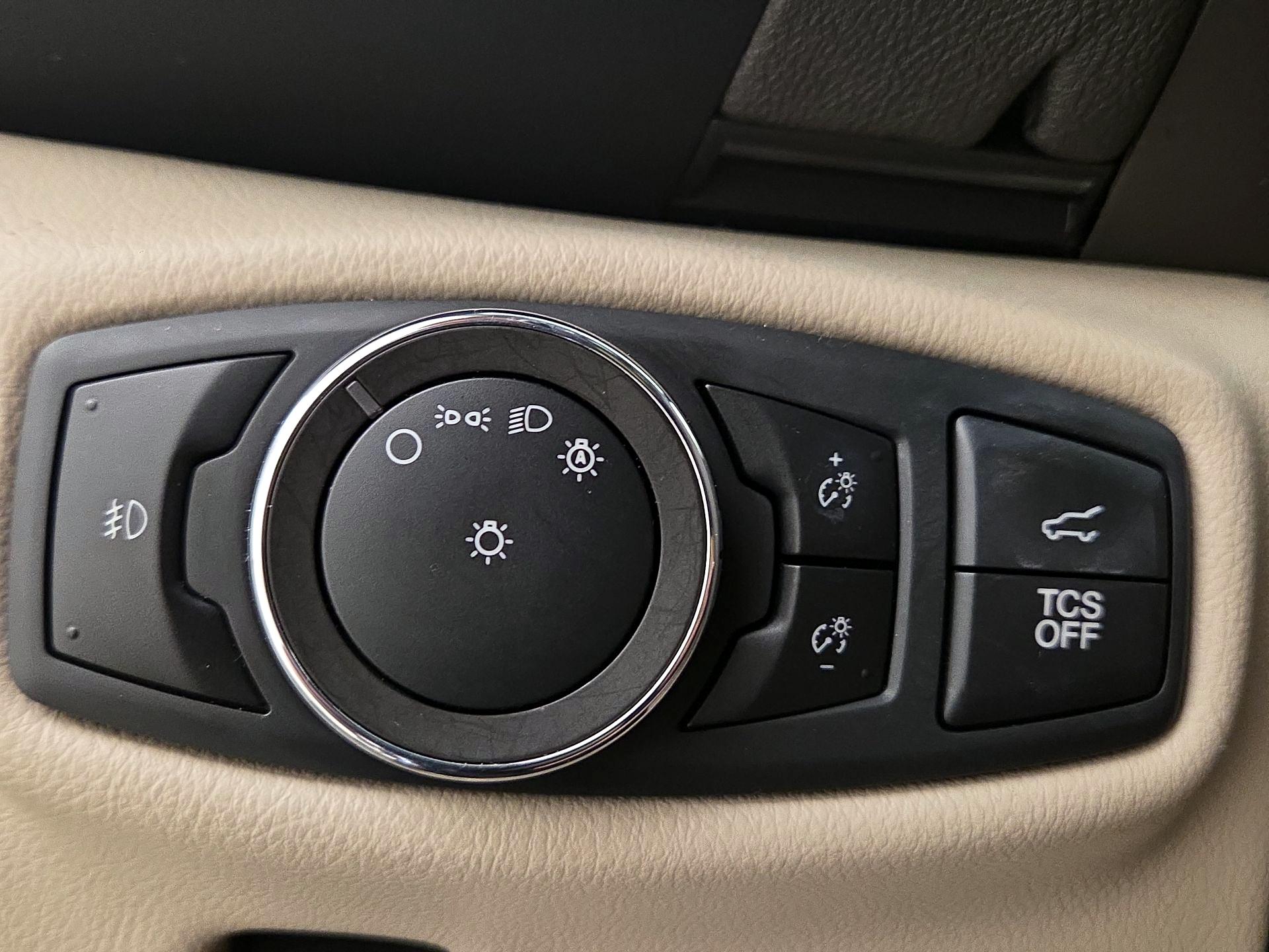 Thumbnail: 2019 Lincoln Nautilus - 13