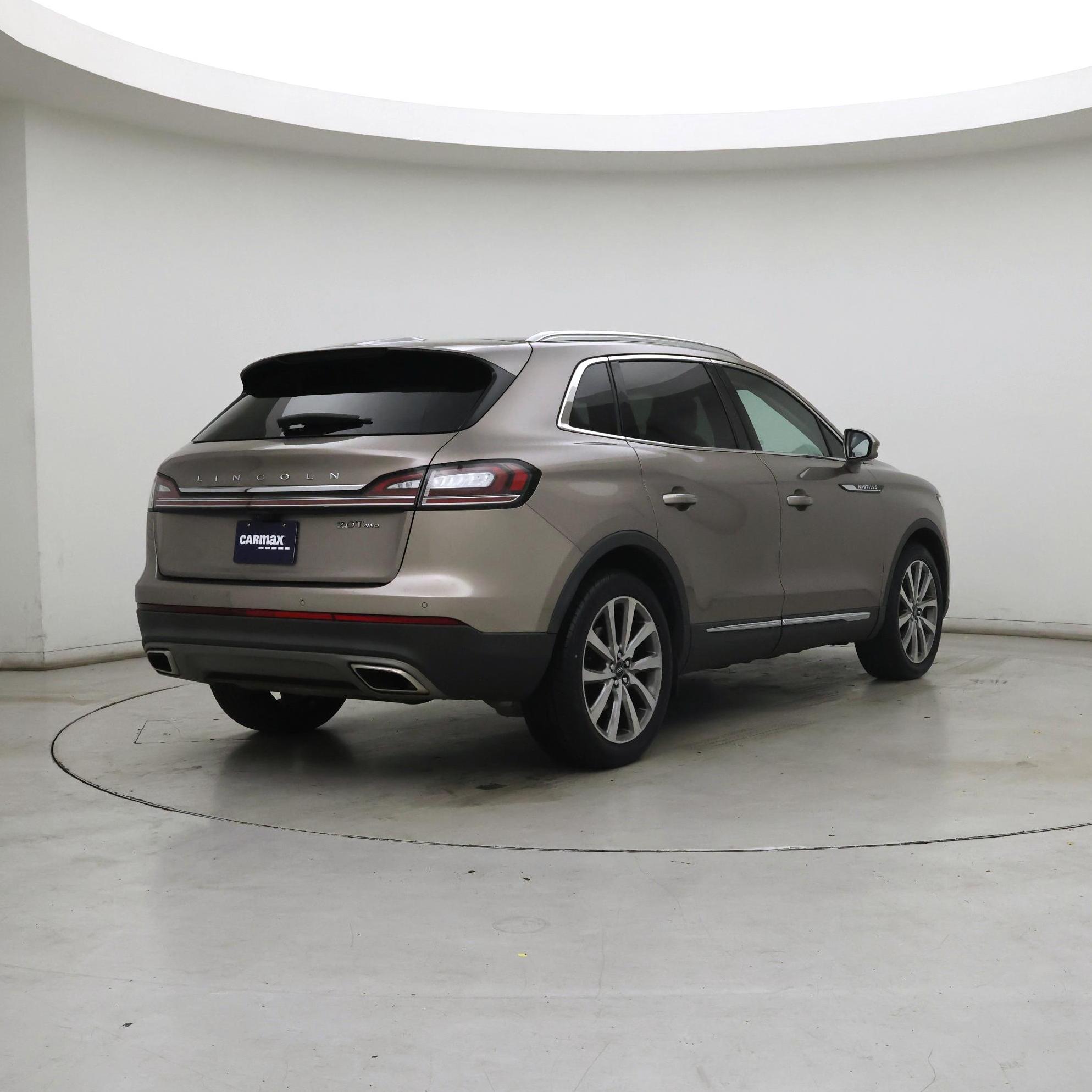 Thumbnail: 2019 Lincoln Nautilus - 8