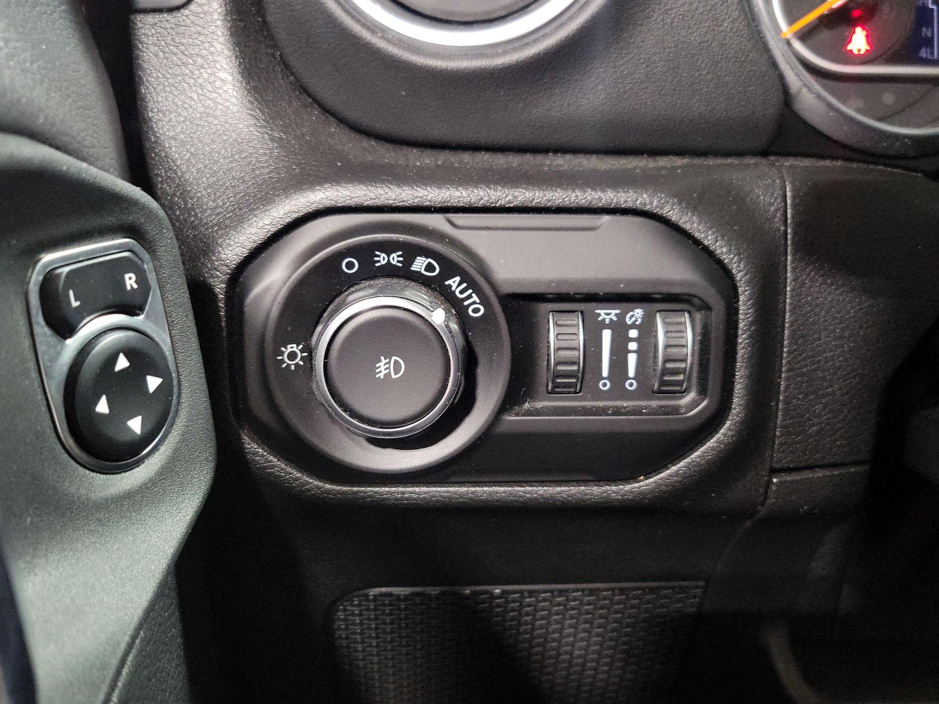 Thumbnail: 2021 Jeep Wrangler - 13
