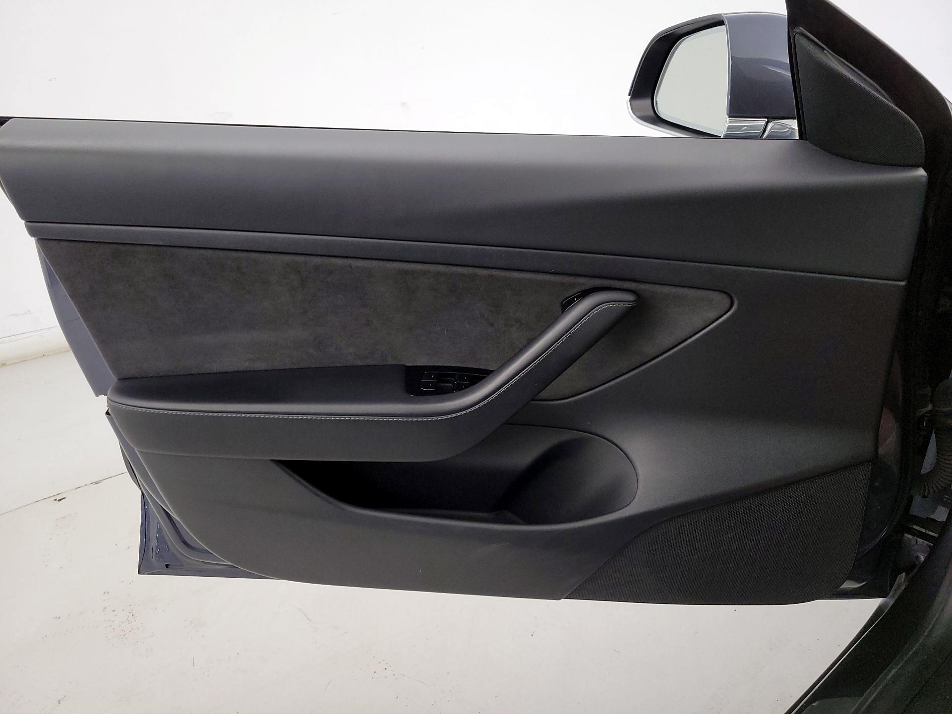 Thumbnail: 2020 Tesla Model 3 - 12