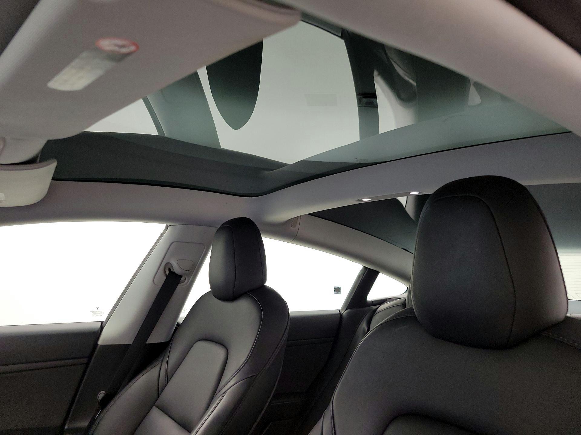 Thumbnail: 2020 Tesla Model 3 - 18