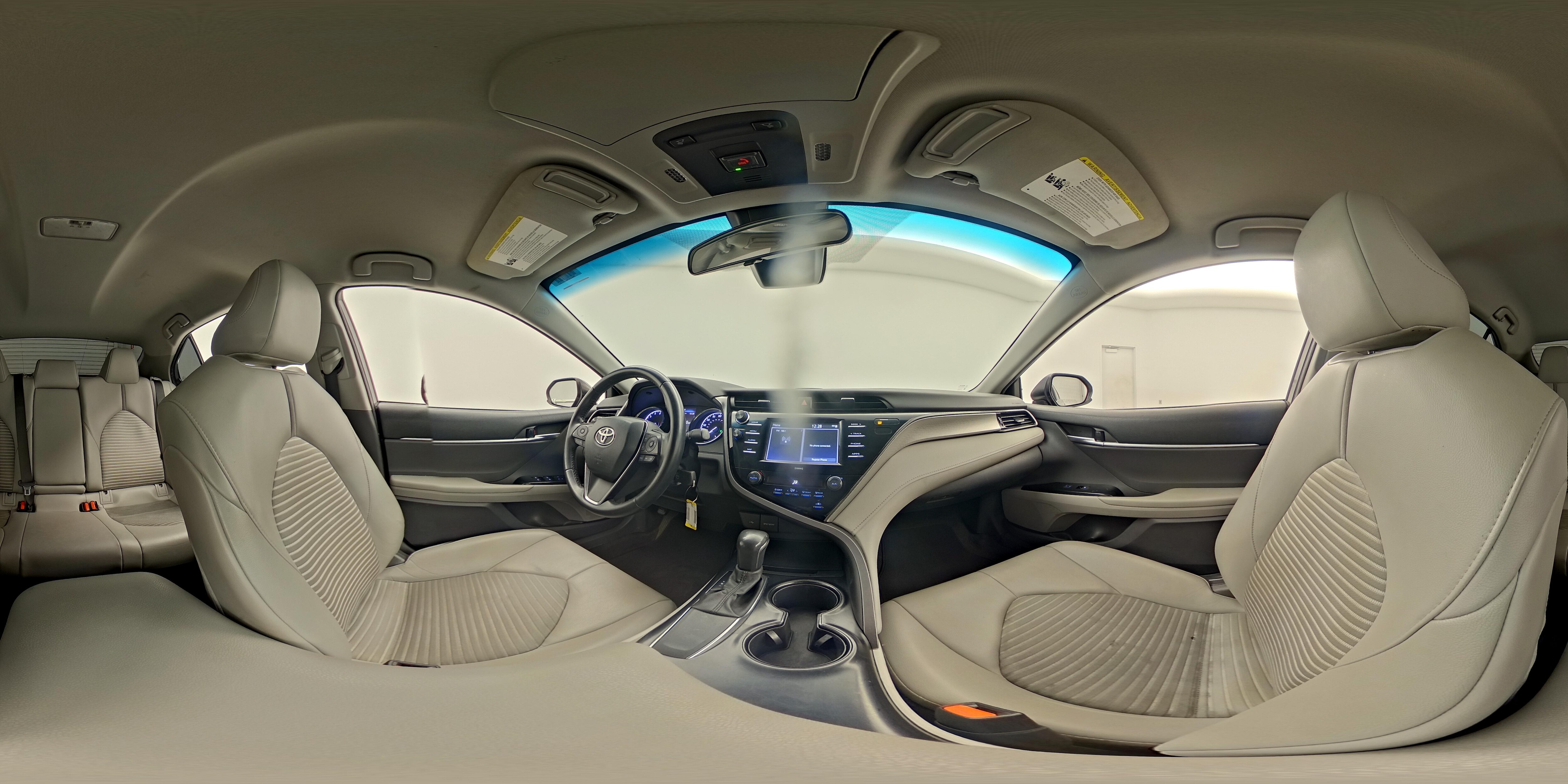 2020 Toyota Camry SE - Photo 24