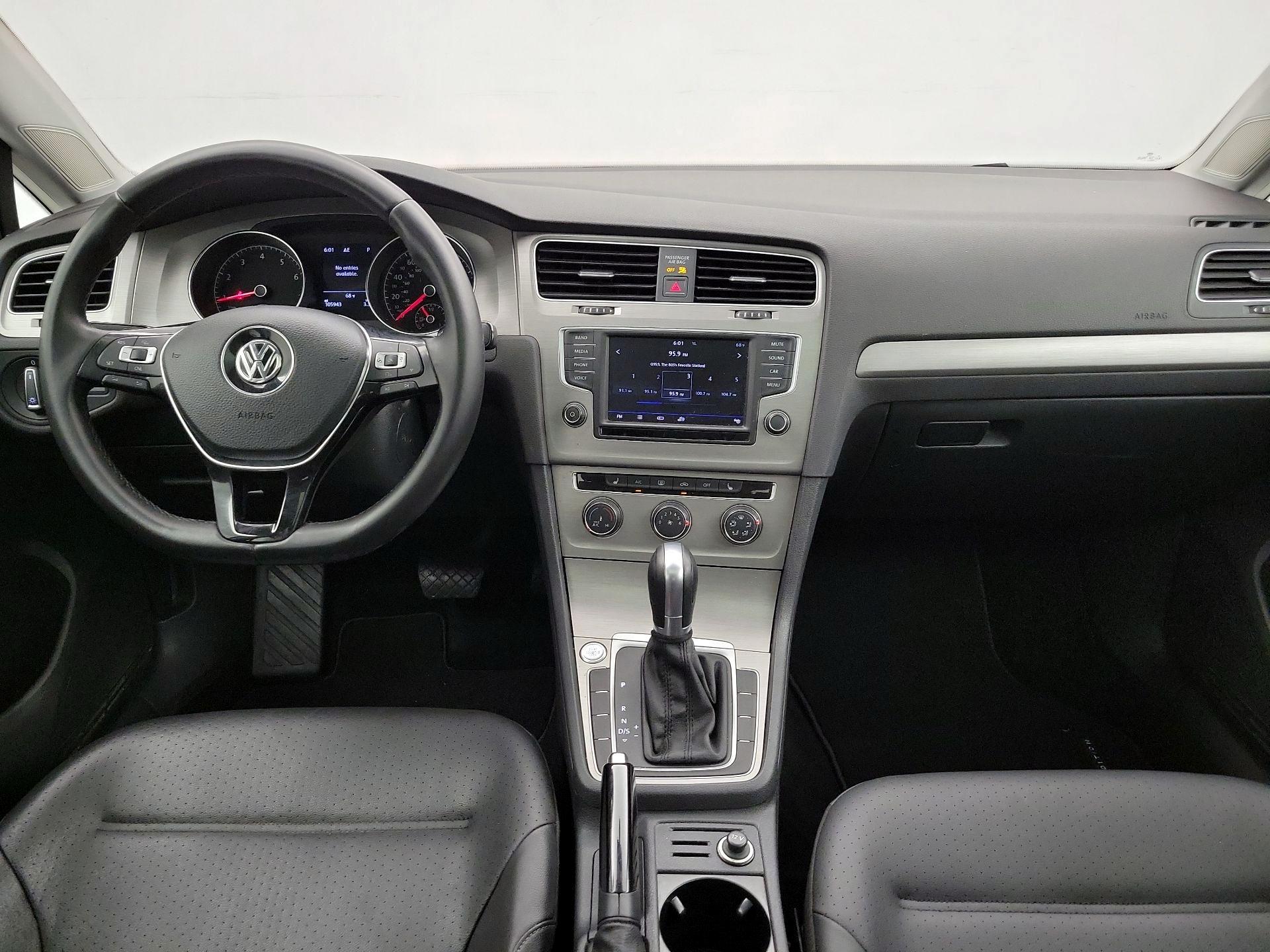 Thumbnail: 2017 Volkswagen Golf - 9