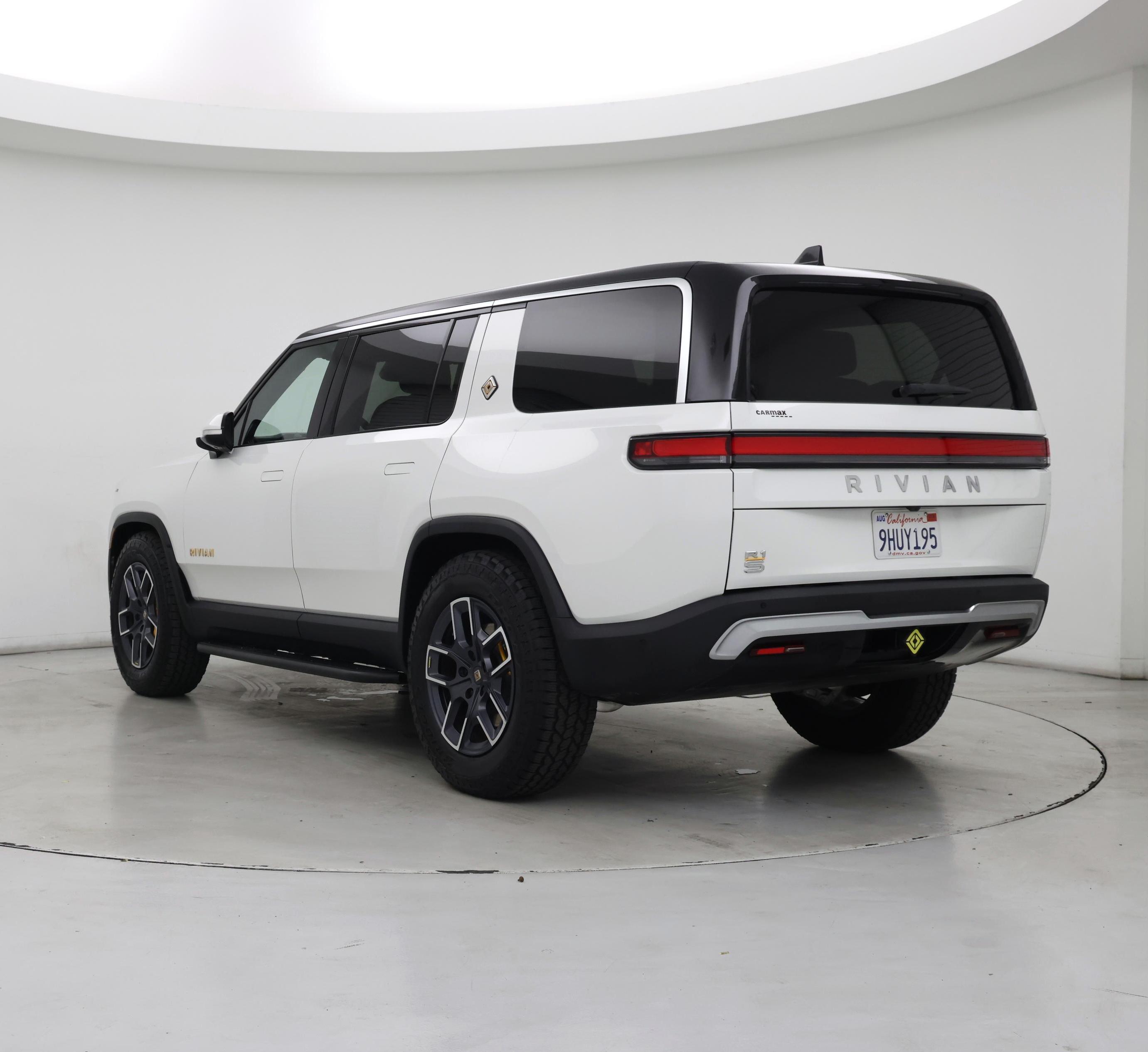 Thumbnail: 2023 Rivian R1S - 2