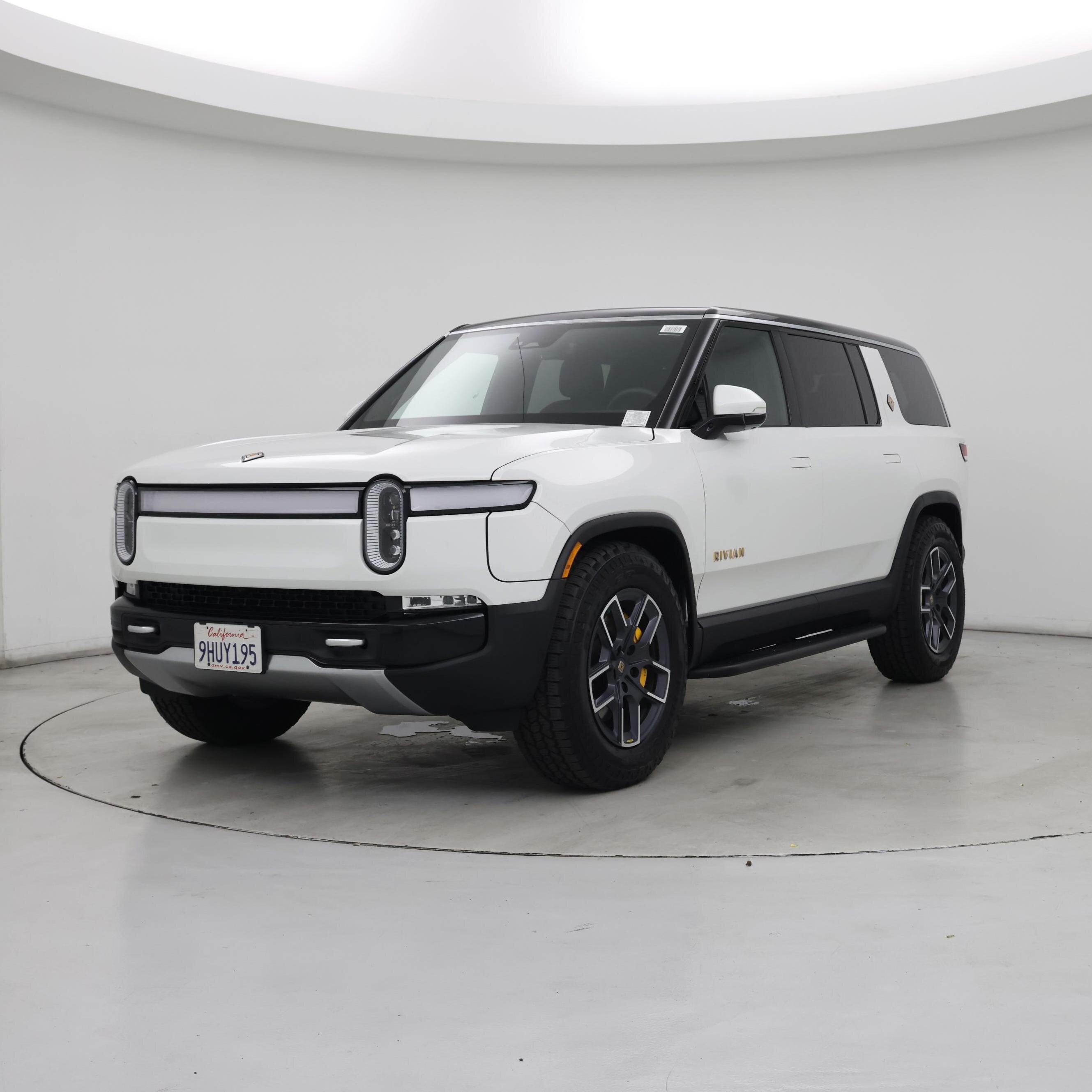 Thumbnail: 2023 Rivian R1S - 4