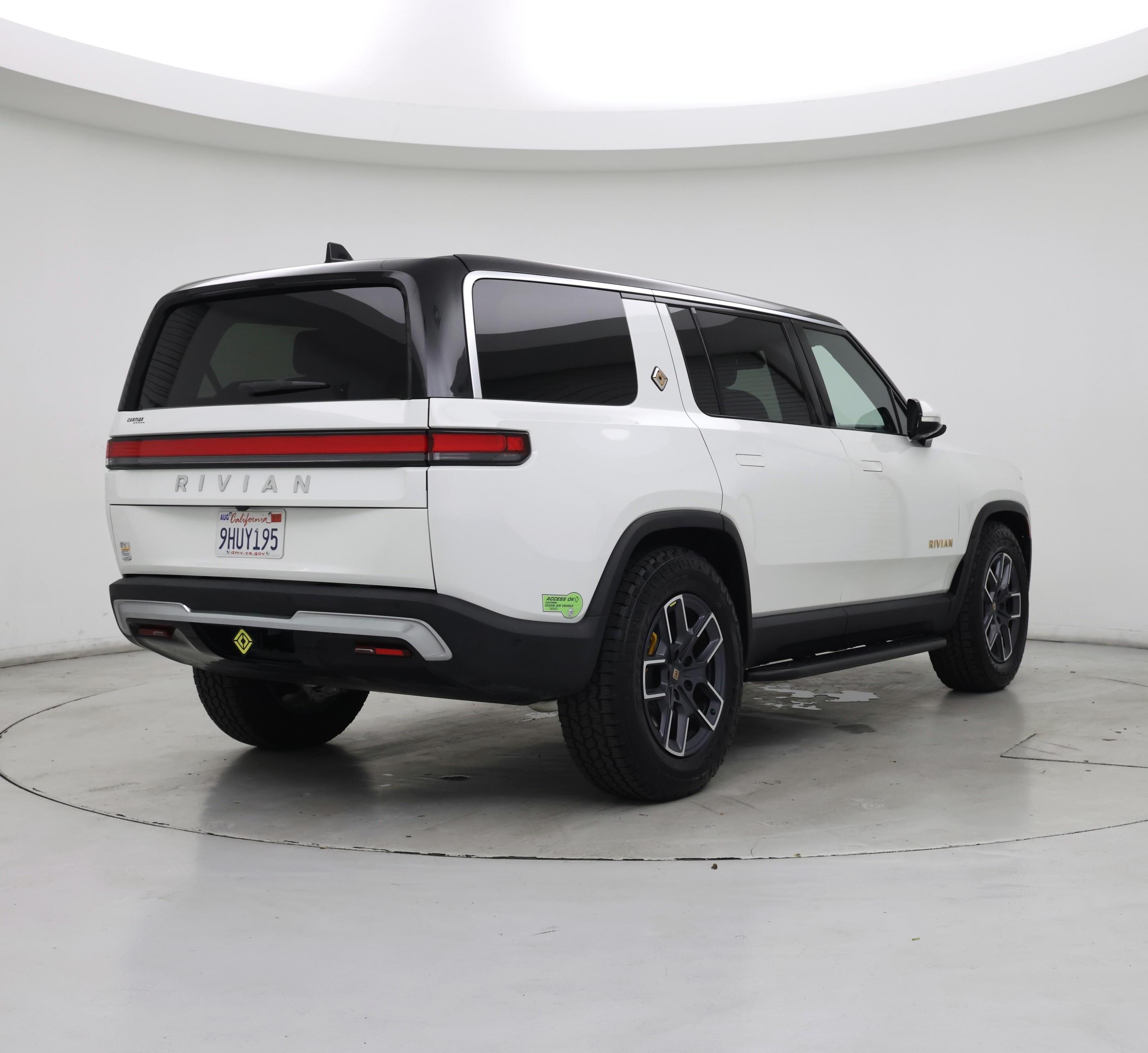 Thumbnail: 2023 Rivian R1S - 8