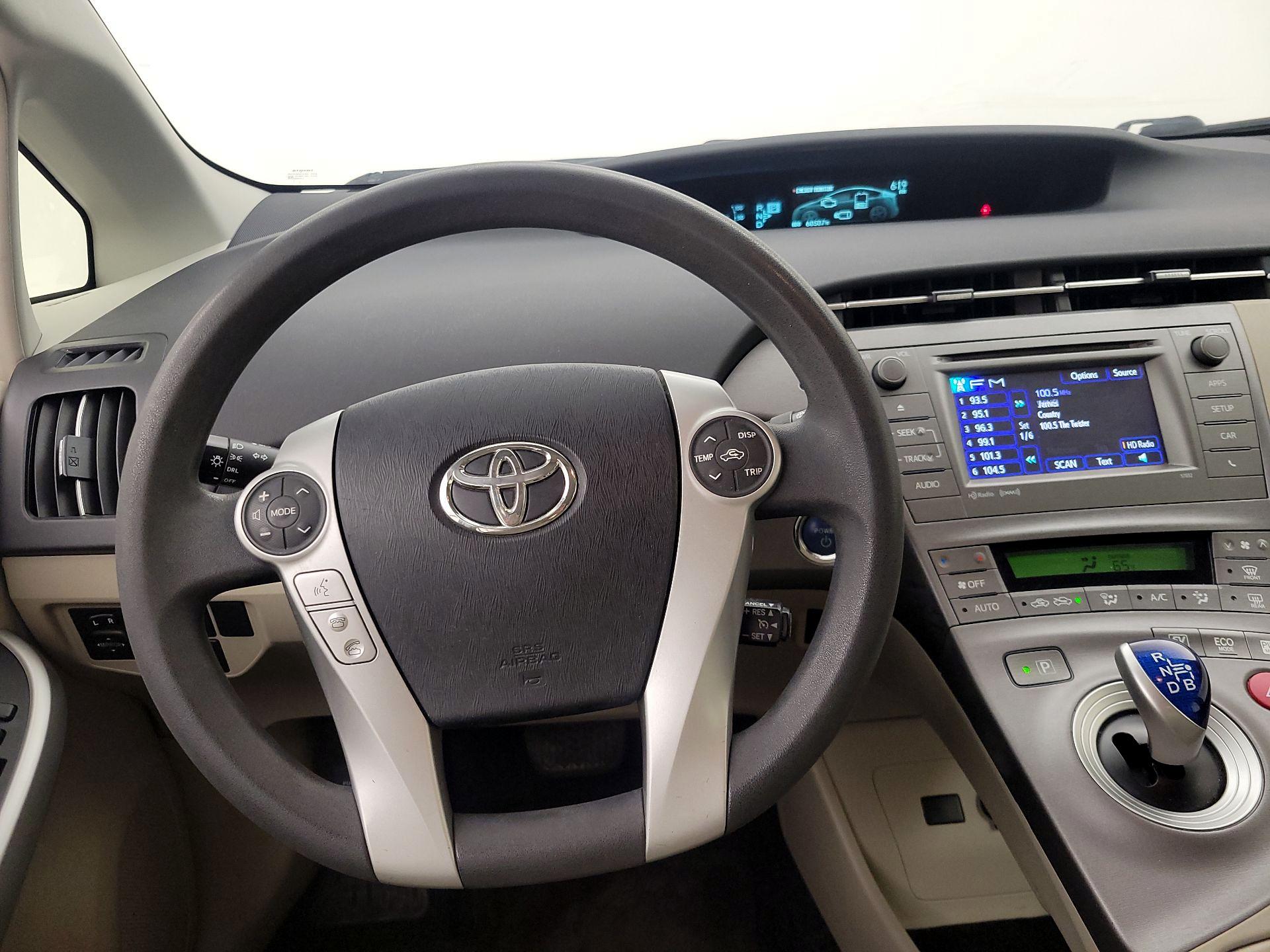 Thumbnail: 2015 Toyota Prius - 10