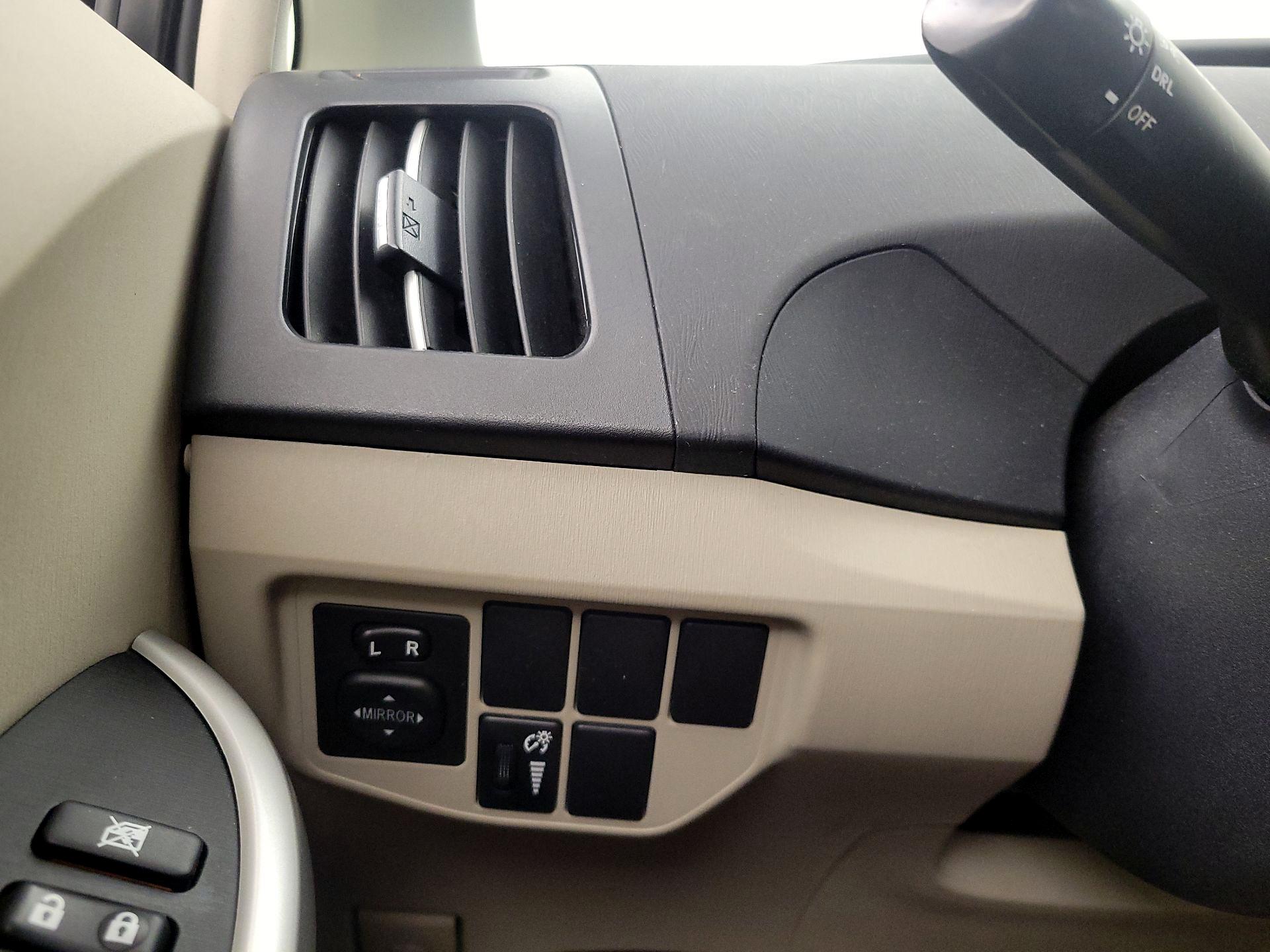 Thumbnail: 2015 Toyota Prius - 13