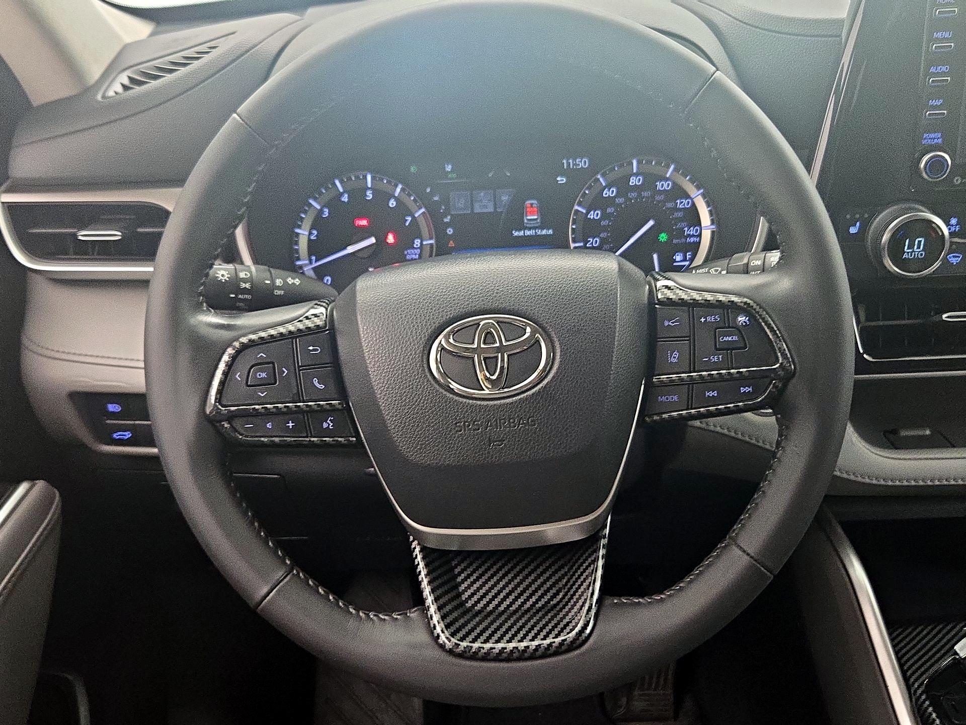 Thumbnail: 2022 Toyota Highlander - 10