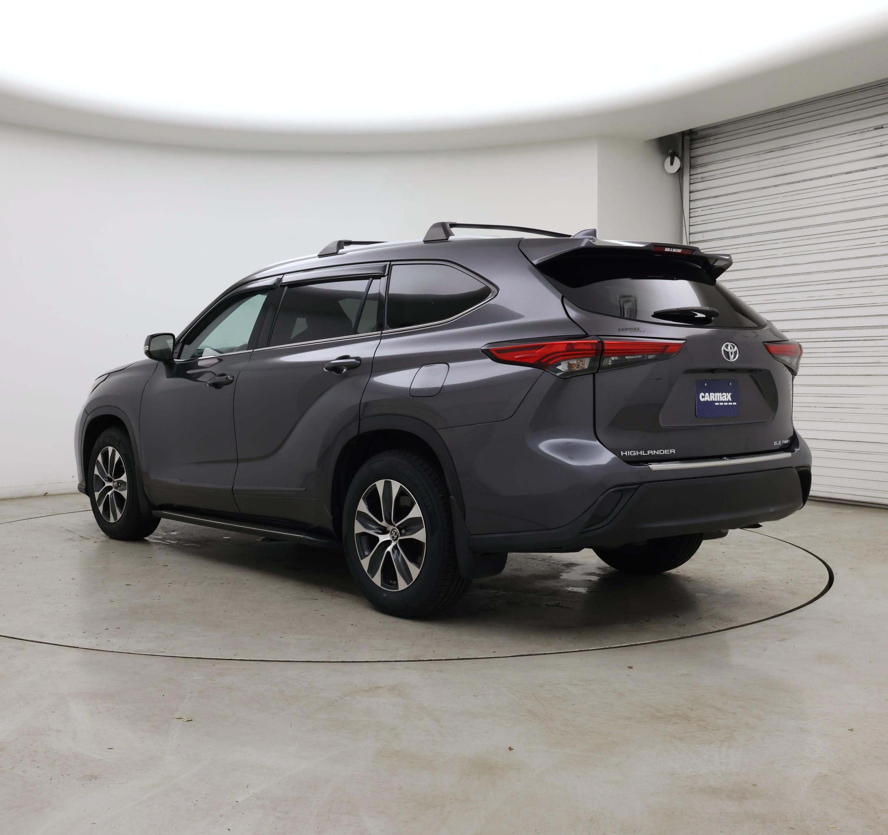 Thumbnail: 2022 Toyota Highlander - 2