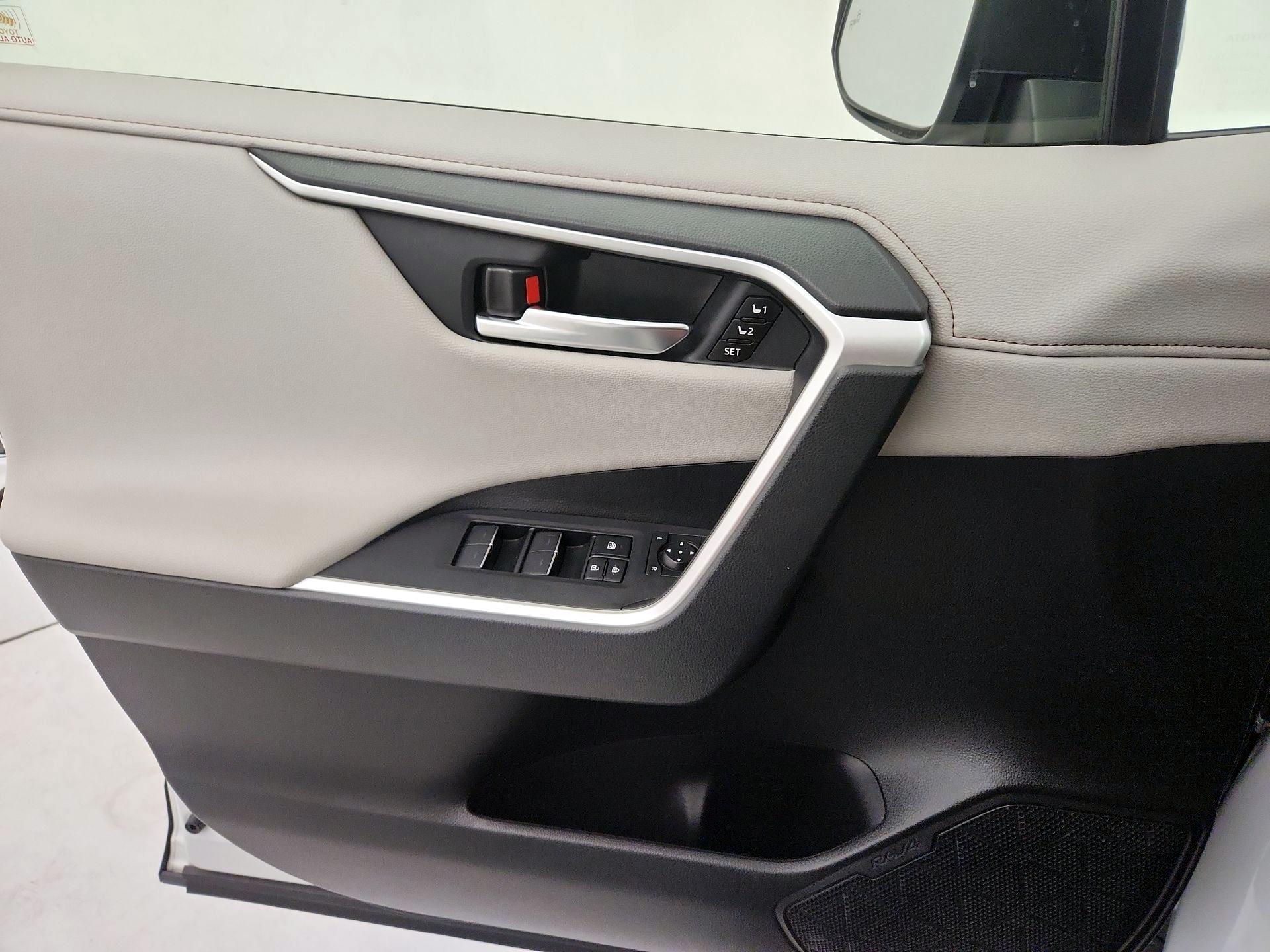 Thumbnail: 2024 Toyota RAV4 - 12