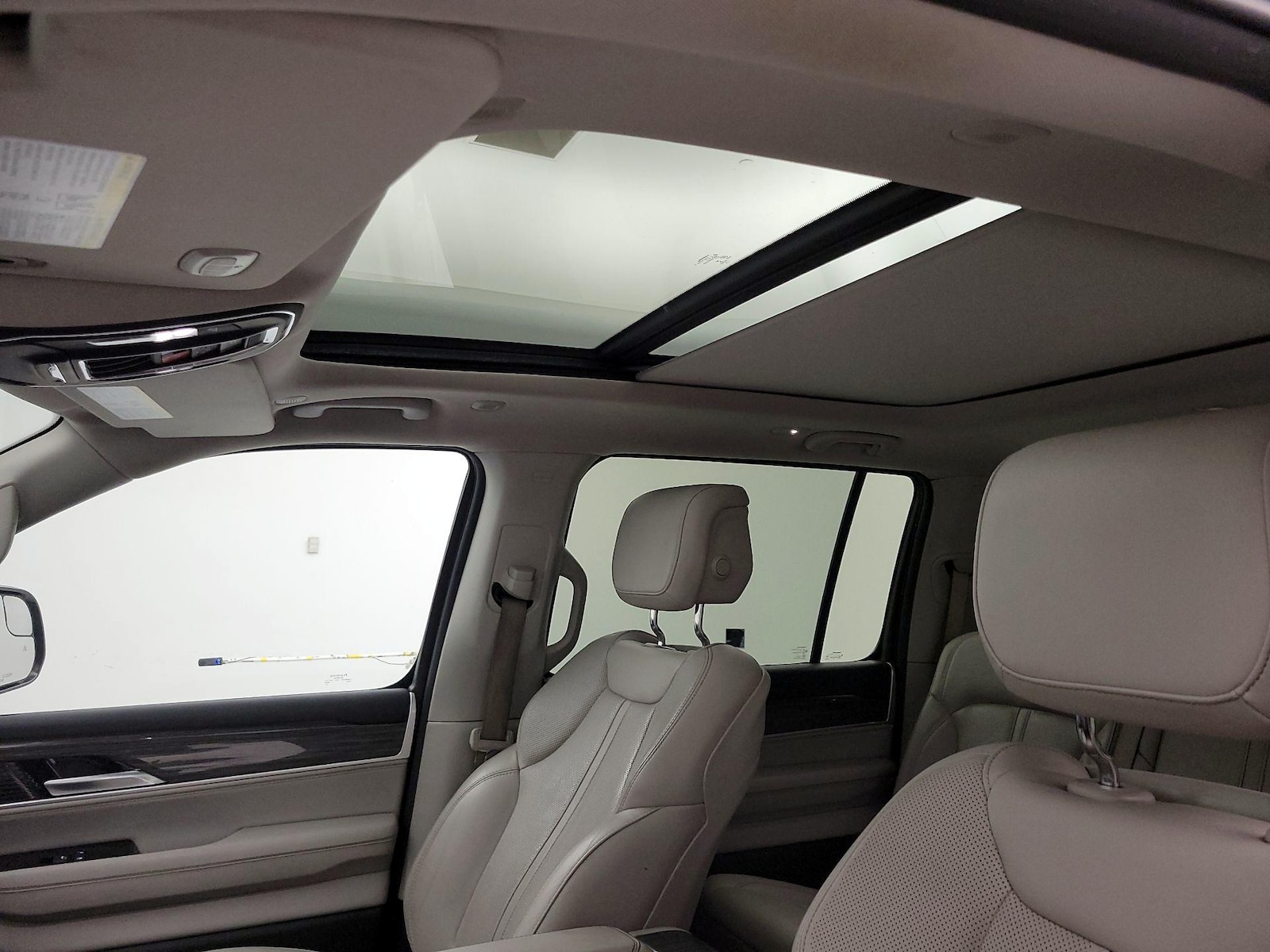 2022 Jeep Wagoneer Series II - Photo 21