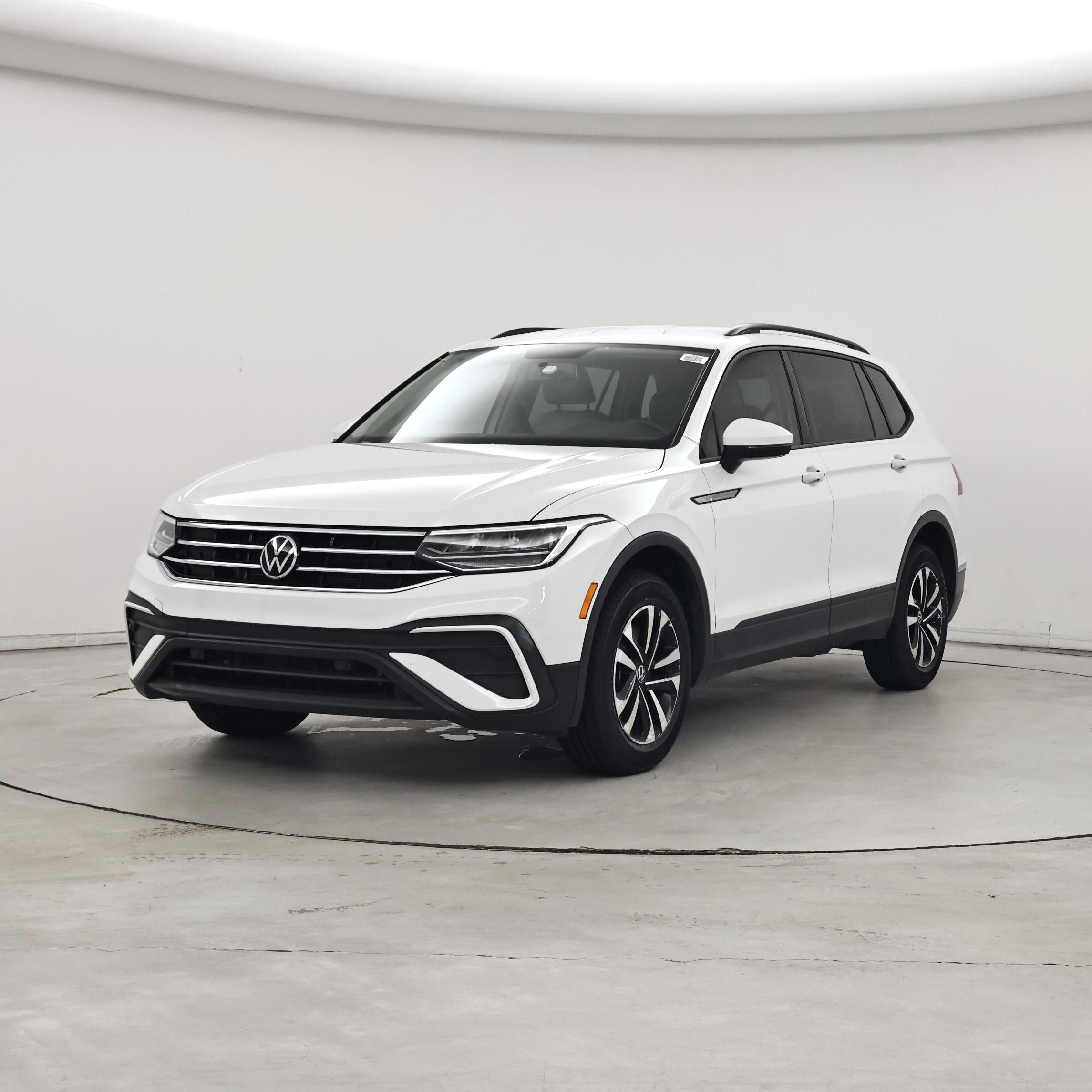 Thumbnail: 2022 Volkswagen Tiguan - 4