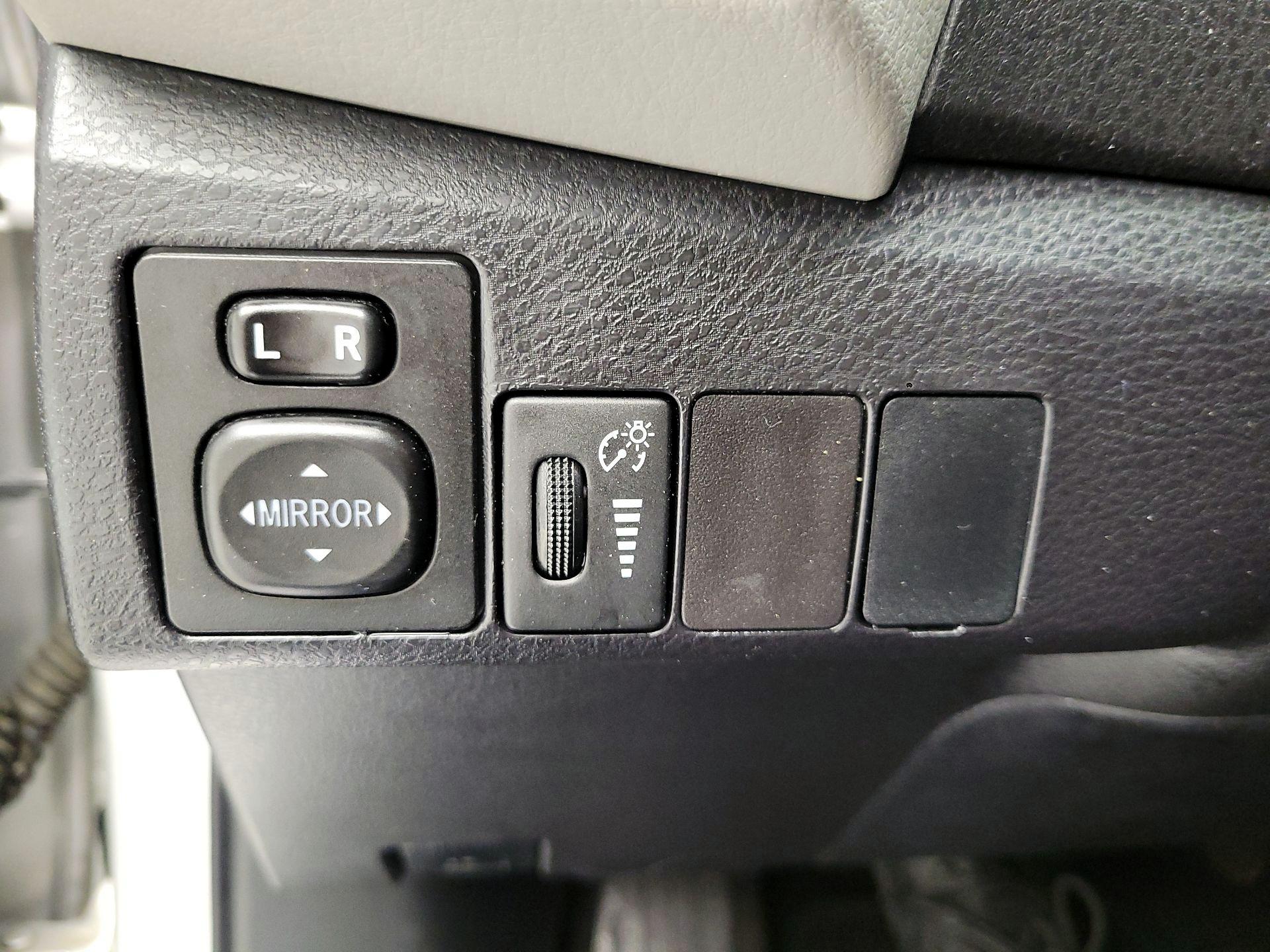 Thumbnail: 2016 Toyota Corolla - 13