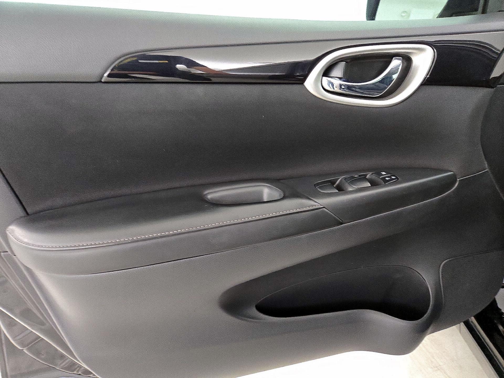 Thumbnail: 2019 Nissan Sentra - 12