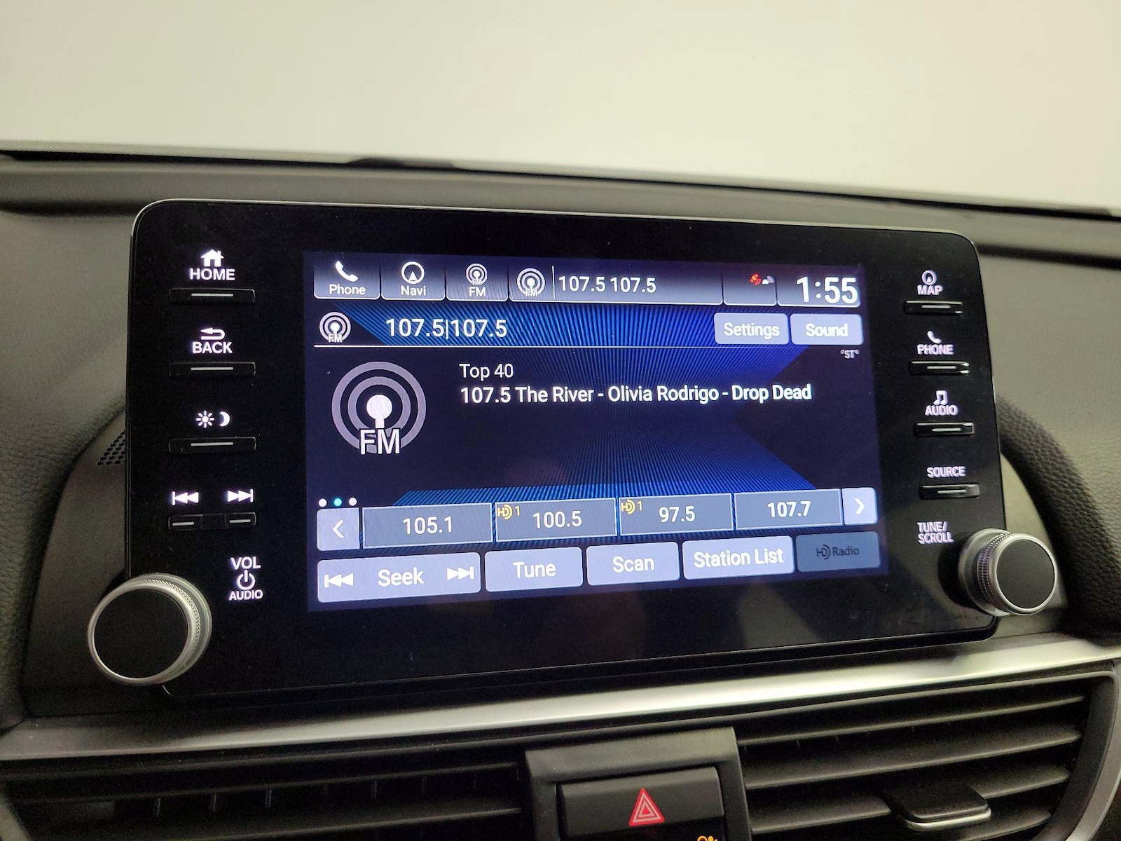 2022 Honda Accord Hybrid Touring - Photo 16