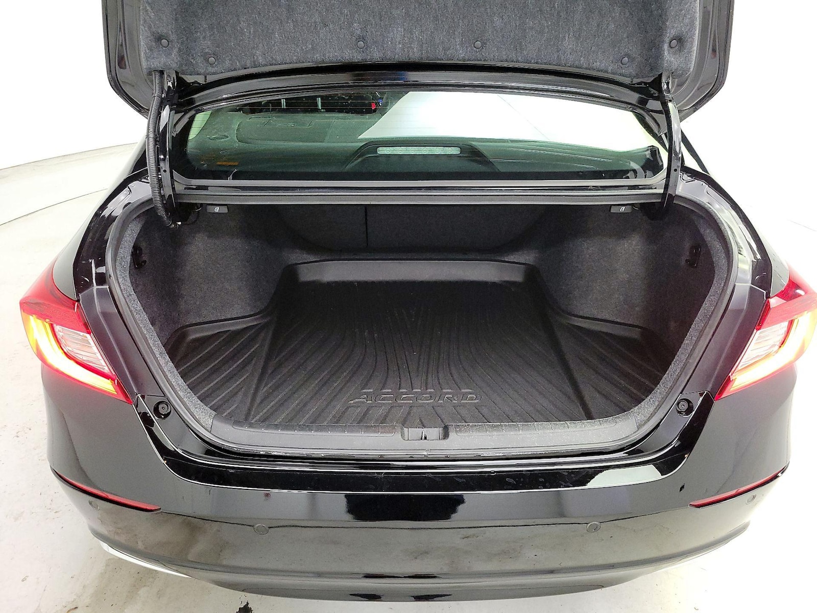2022 Honda Accord Hybrid Touring - Photo 22