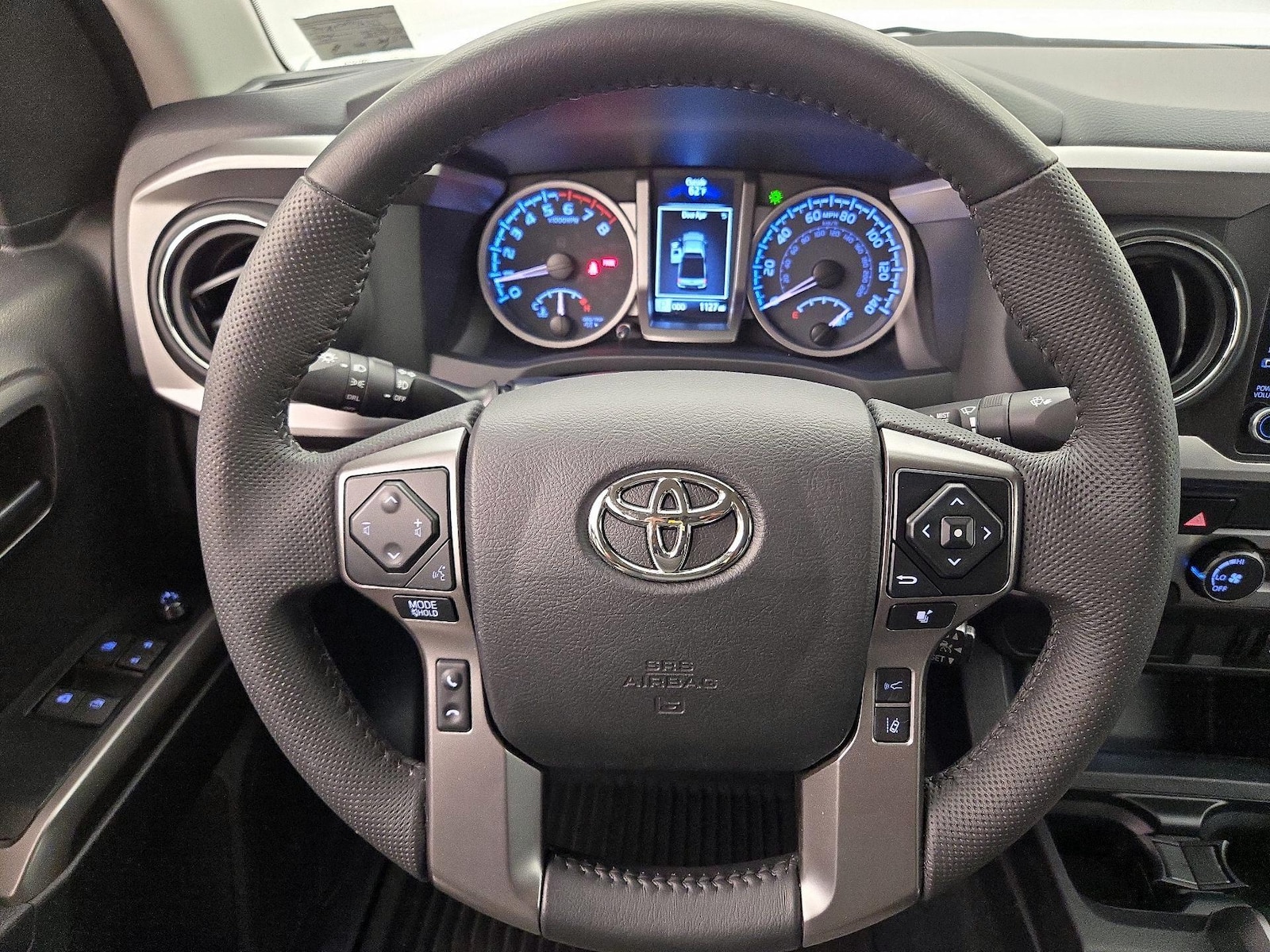 2022 Toyota Tacoma SR5 - Photo 11