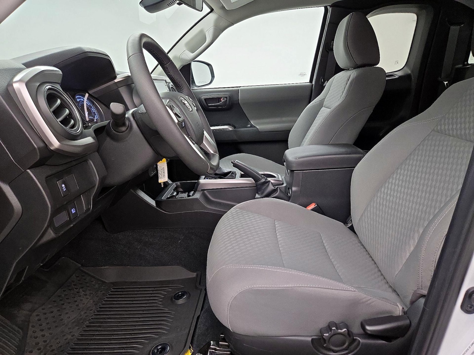 2022 Toyota Tacoma SR5 - Photo 12