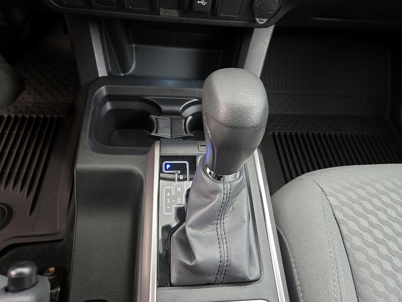 2022 Toyota Tacoma SR5 - Photo 18