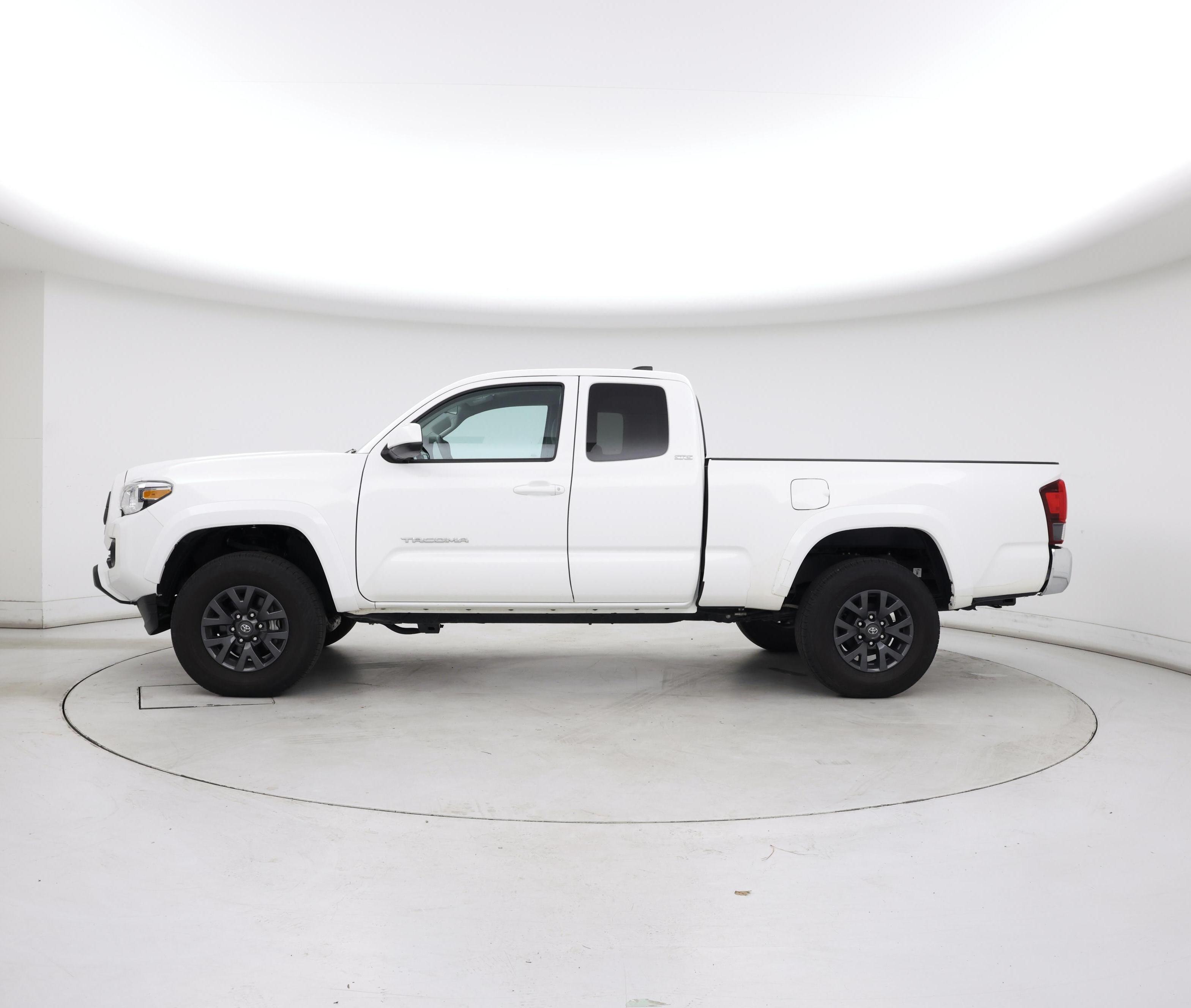 Thumbnail: 2022 Toyota Tacoma - 3
