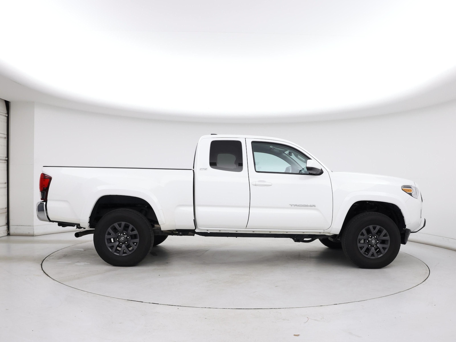 2022 Toyota Tacoma SR5 - Photo 8