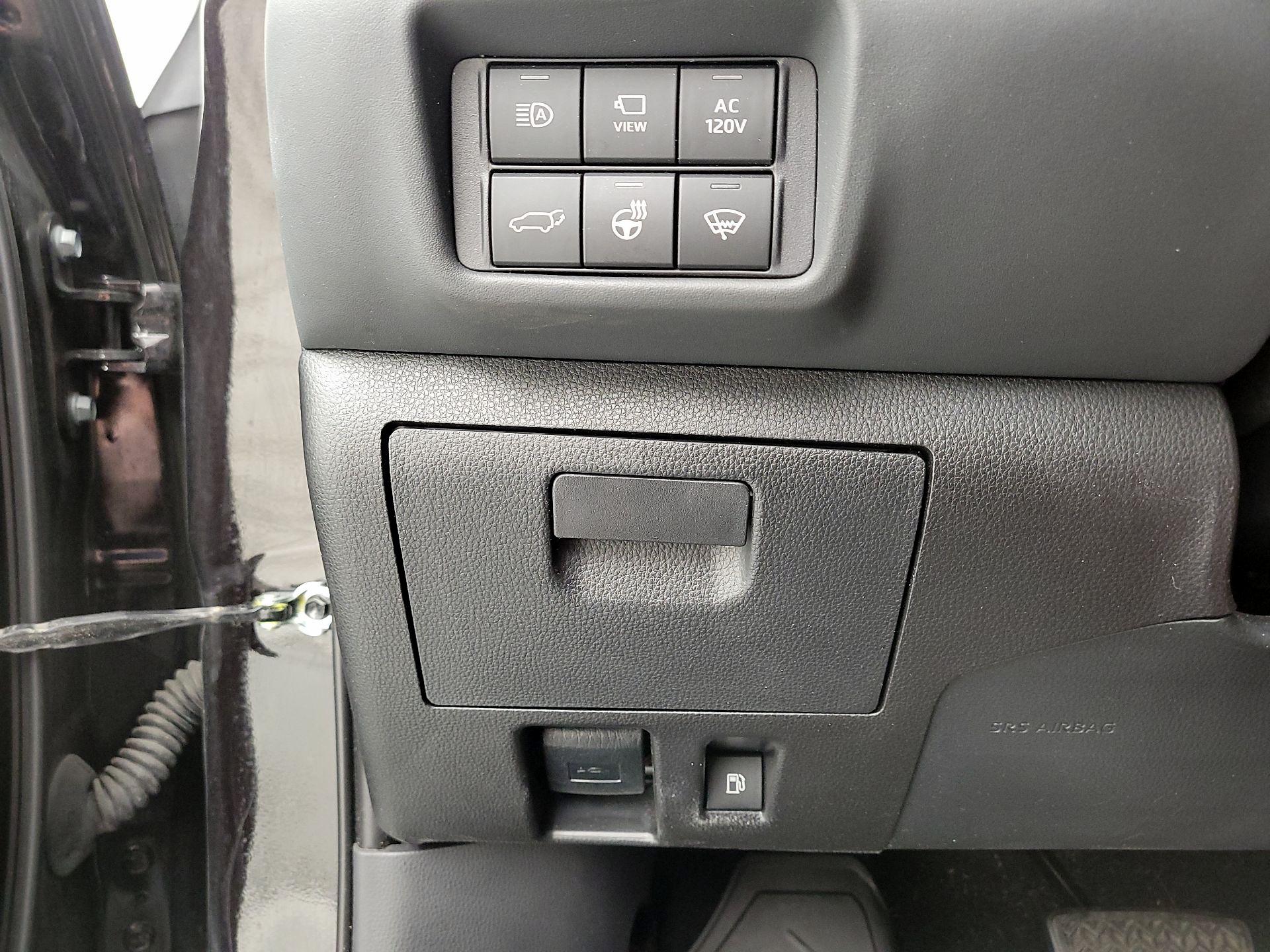 Thumbnail: 2021 Toyota Highlander - 13