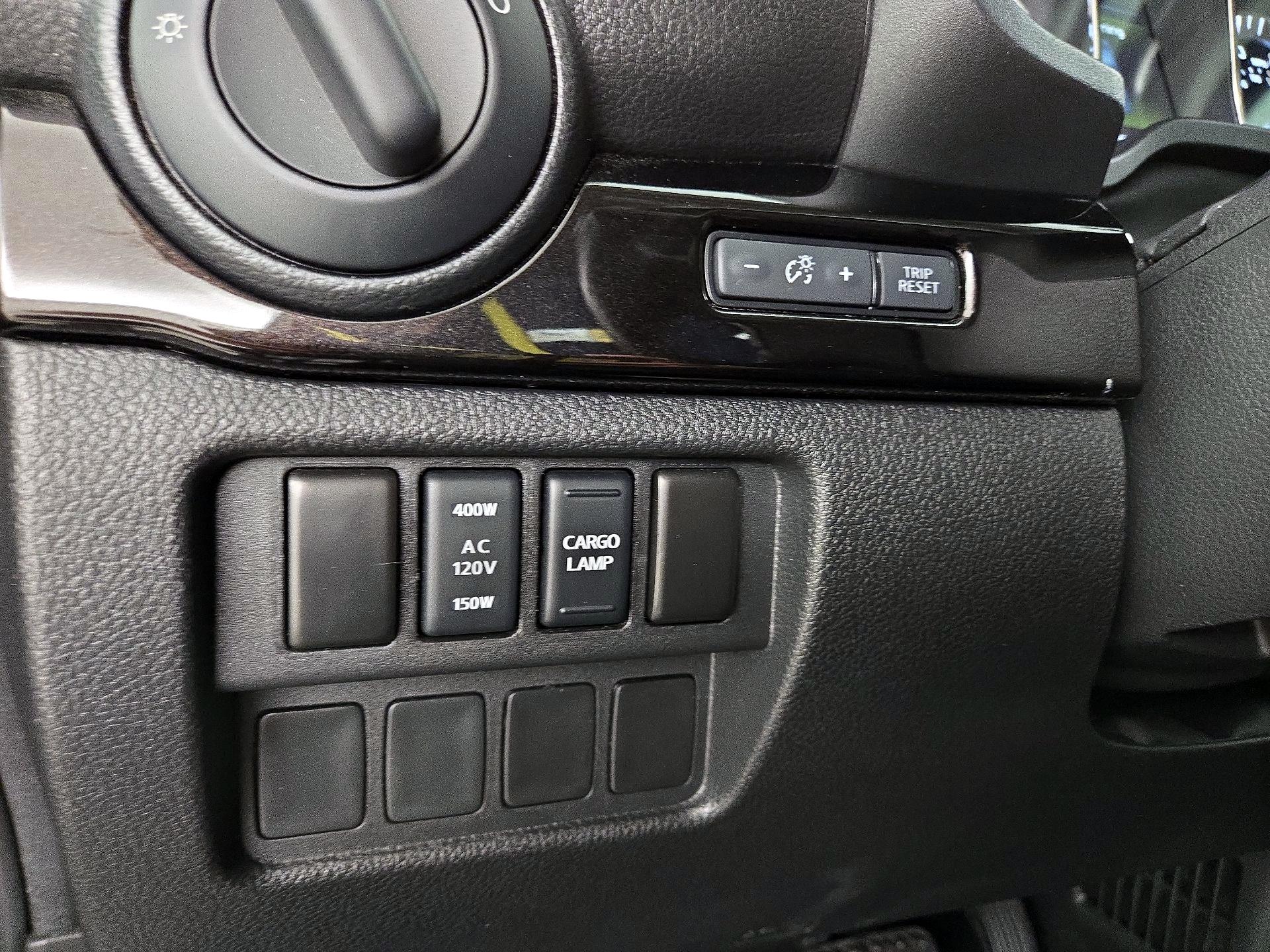 Thumbnail: 2018 Nissan Titan - 13