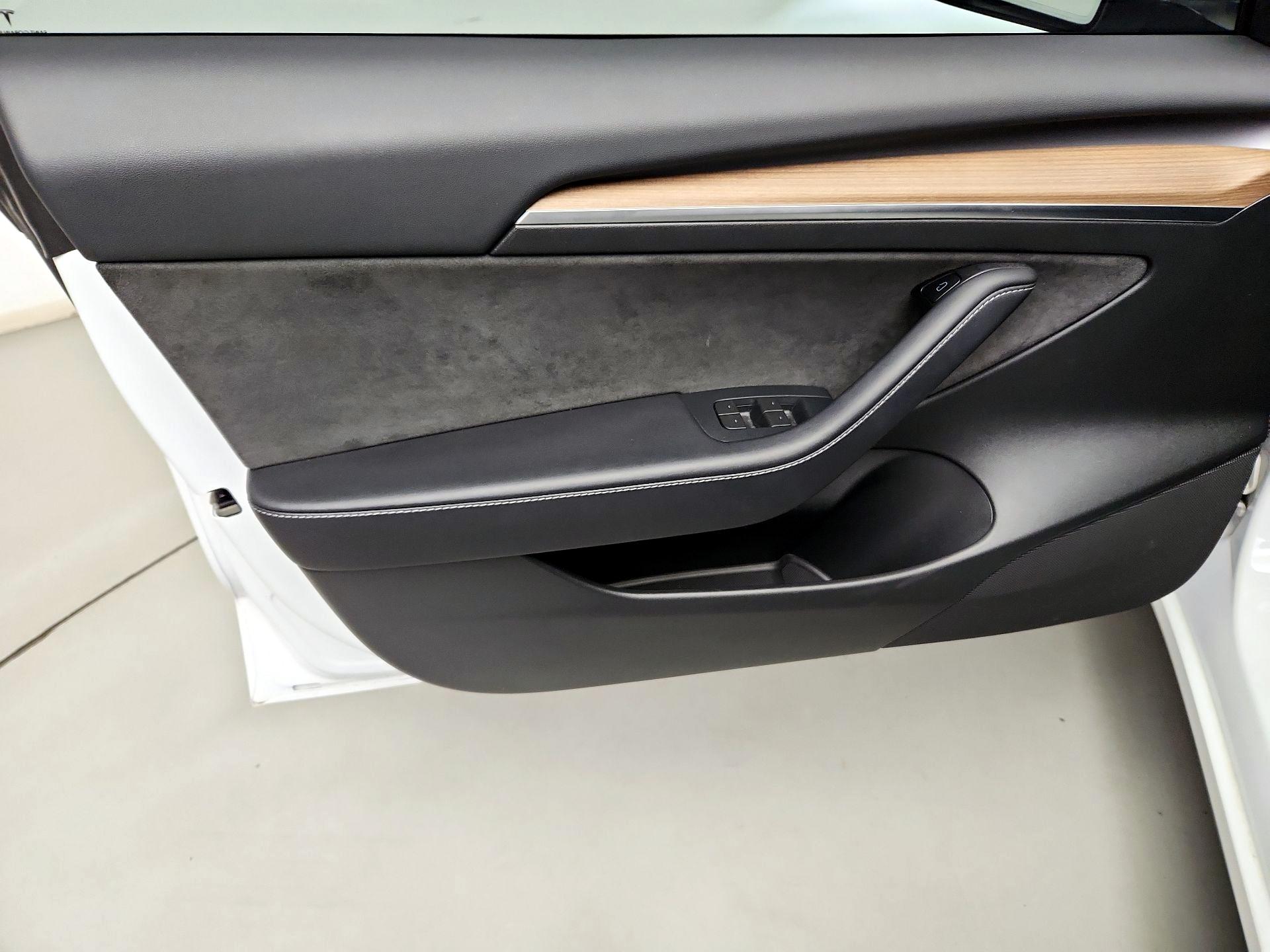 Thumbnail: 2023 Tesla Model 3 - 12