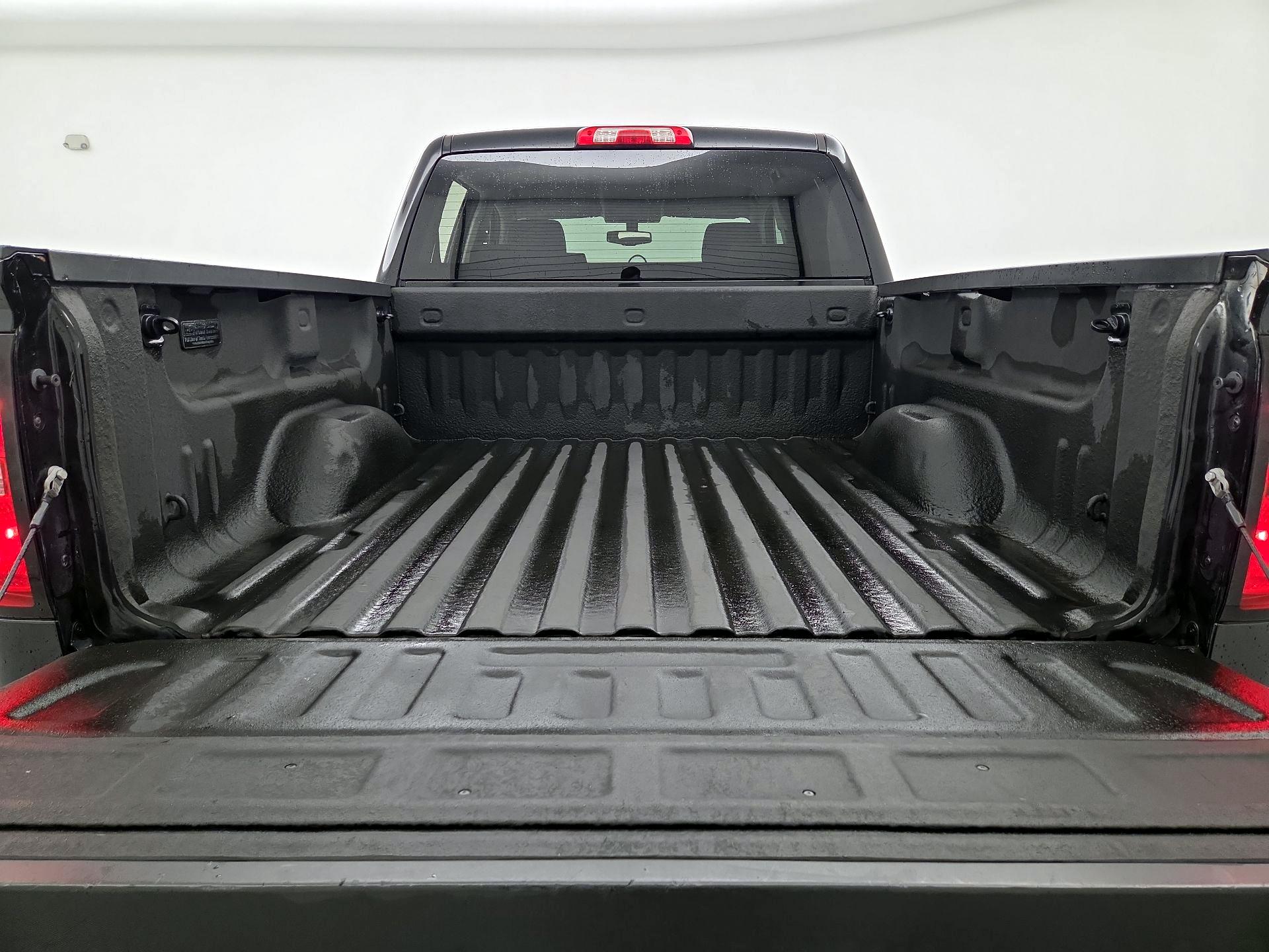 Thumbnail: 2015 Chevrolet Silverado 1500 - 20
