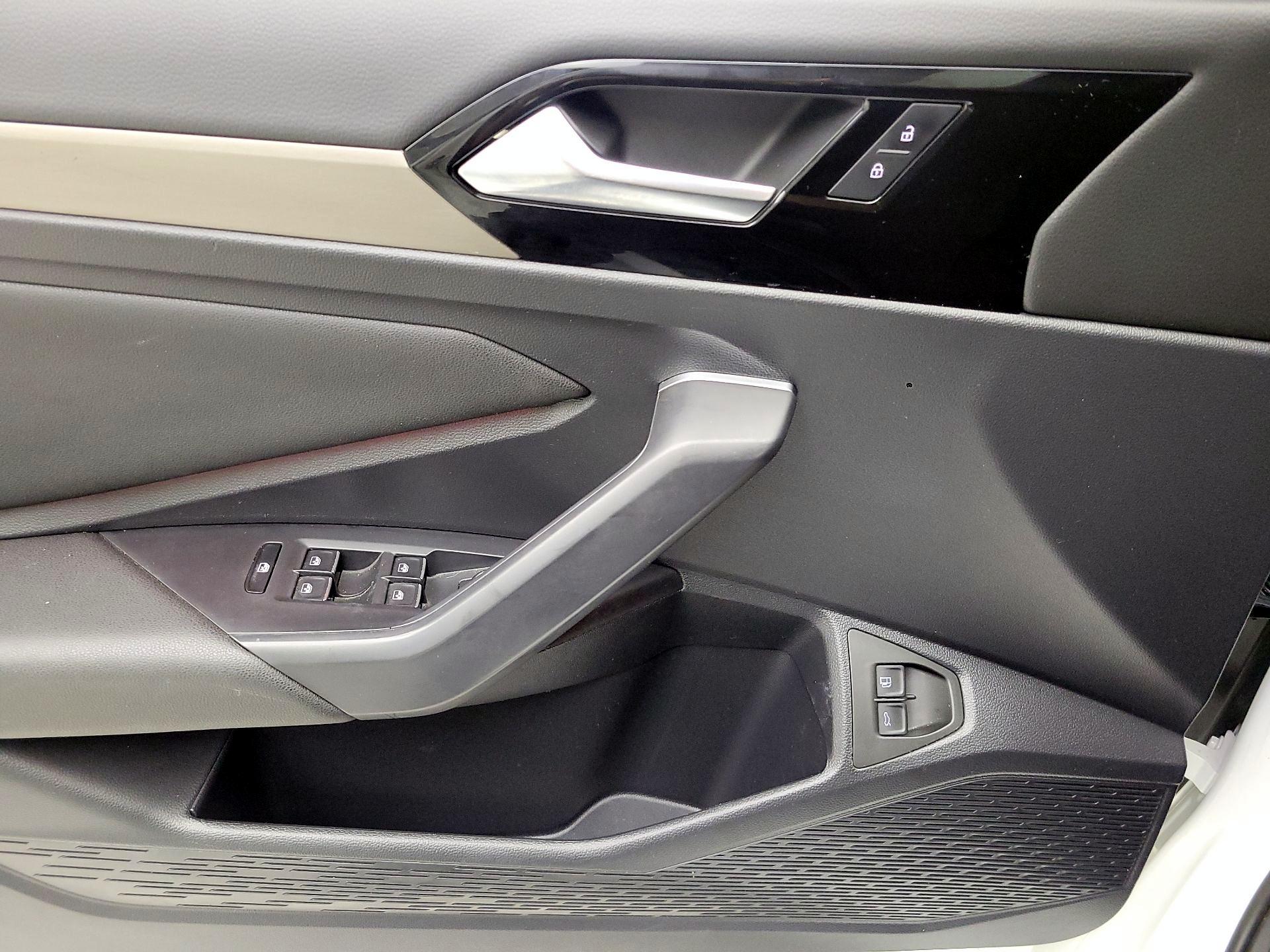 Thumbnail: 2021 Volkswagen Jetta - 12