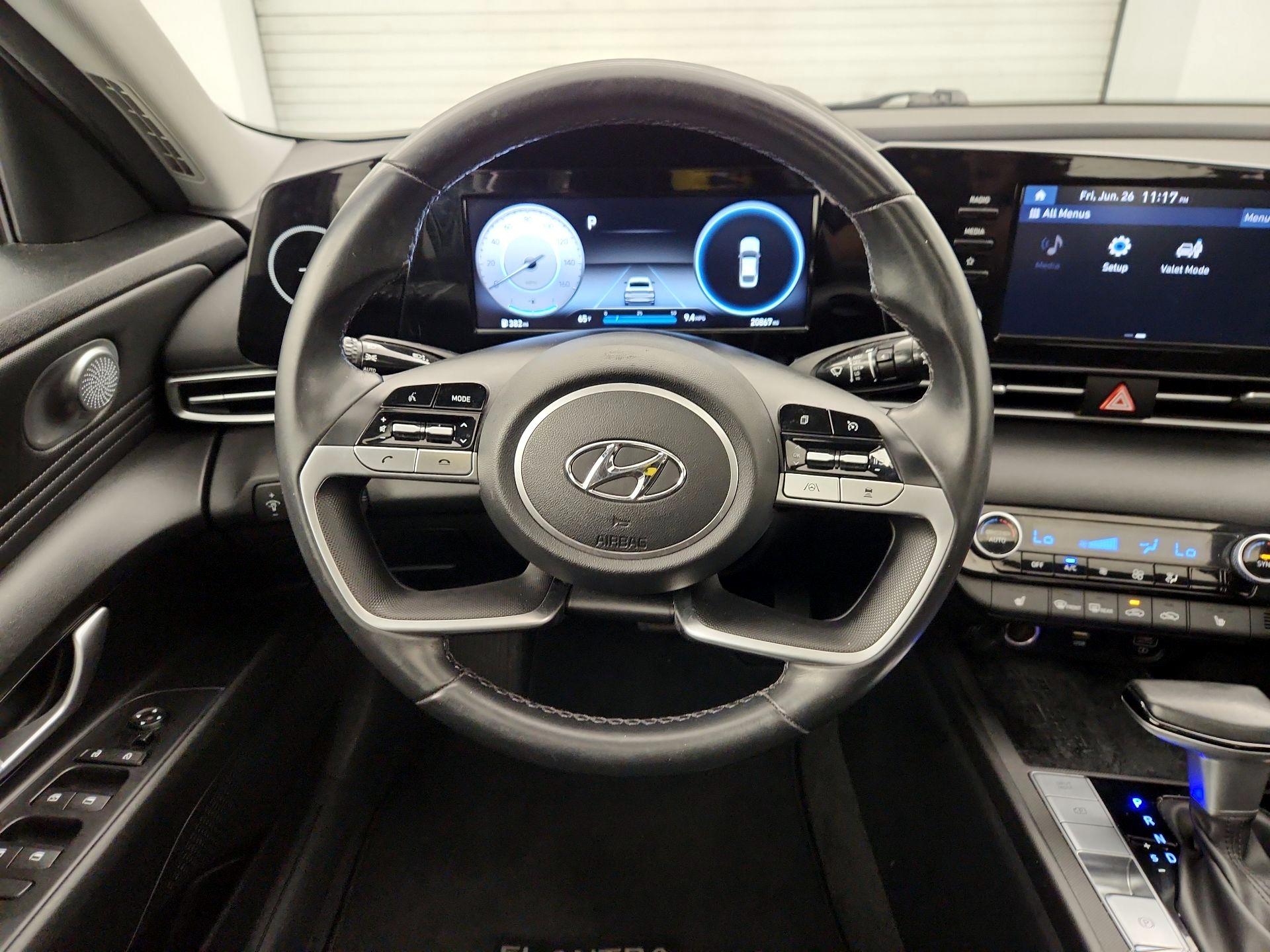 Thumbnail: 2022 Hyundai Elantra - 10