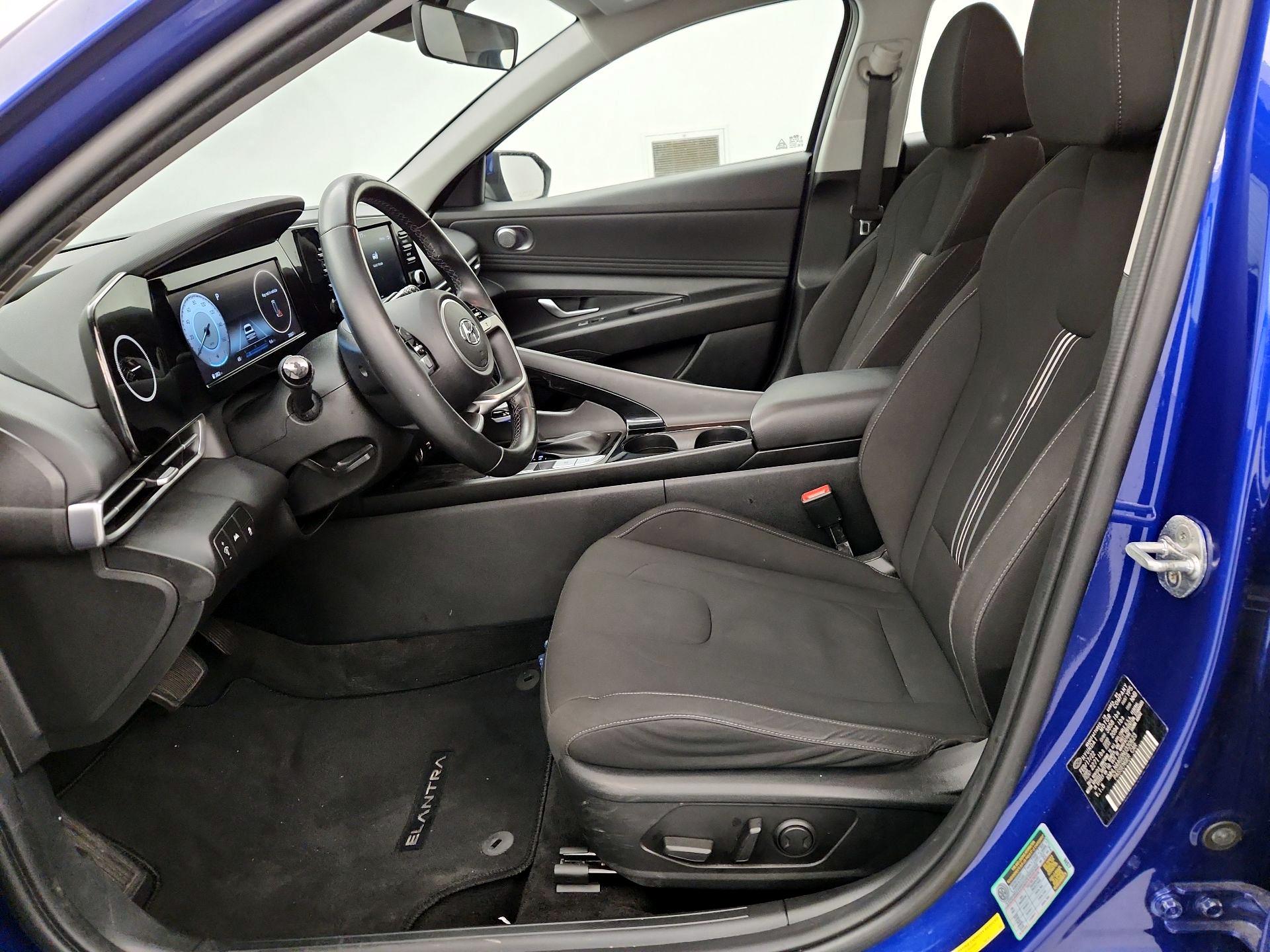 Thumbnail: 2022 Hyundai Elantra - 11