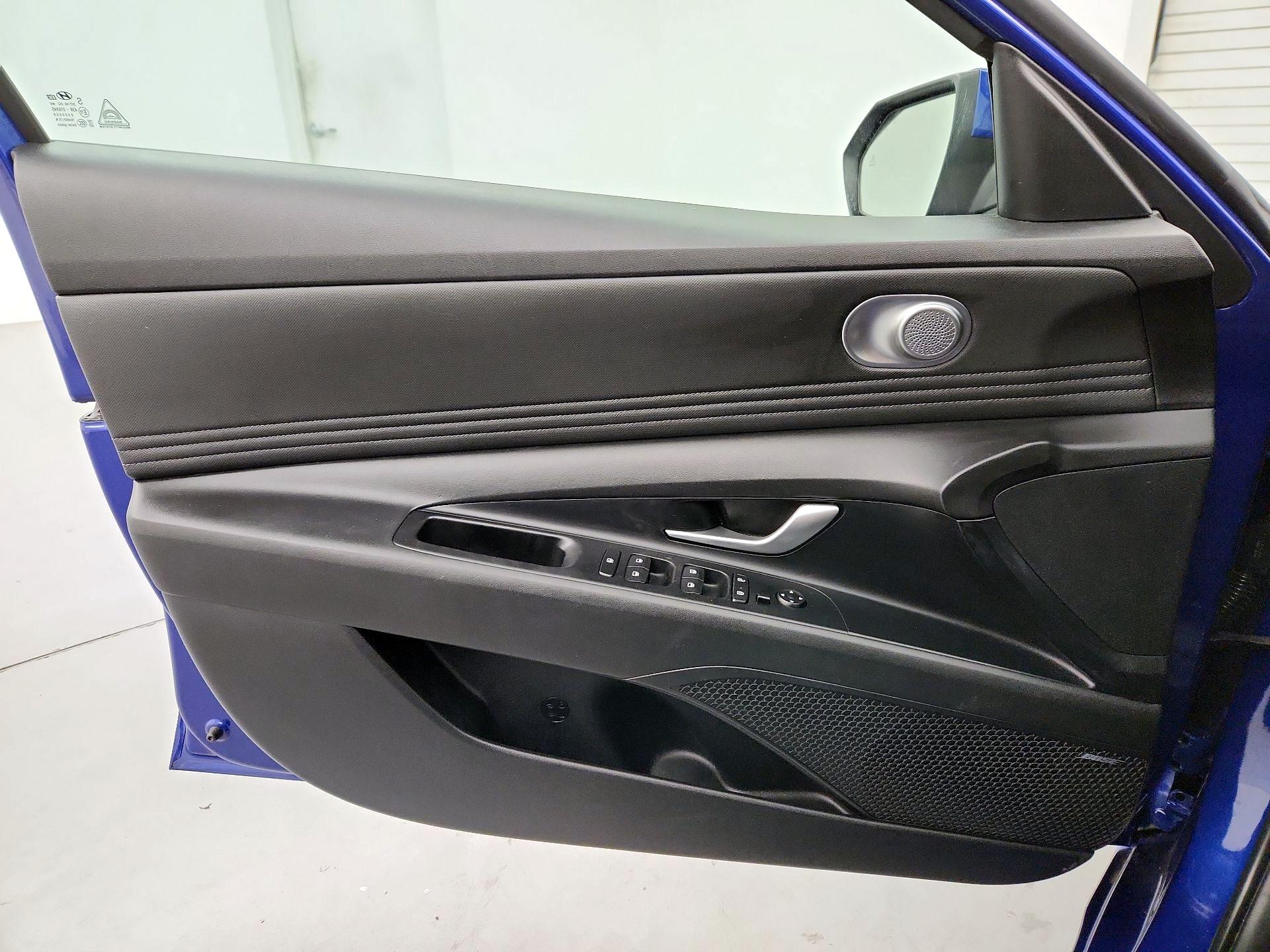 Thumbnail: 2022 Hyundai Elantra - 12