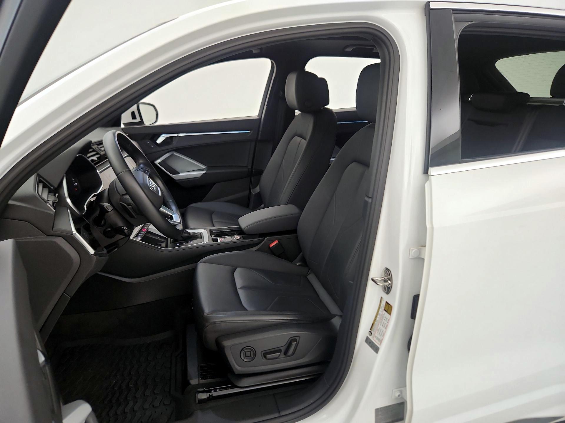 Thumbnail: 2021 Audi Q3 - 11