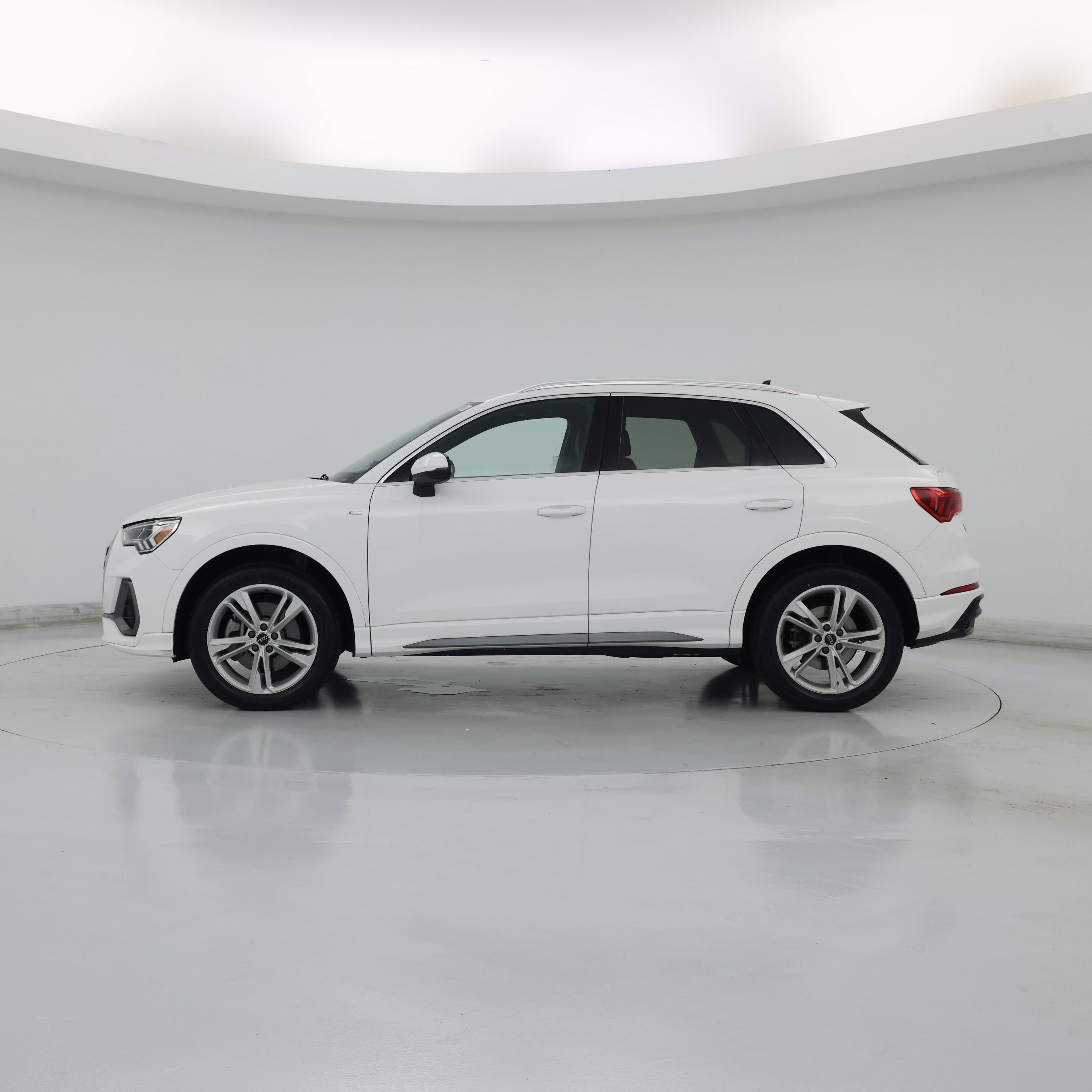 Thumbnail: 2021 Audi Q3 - 3