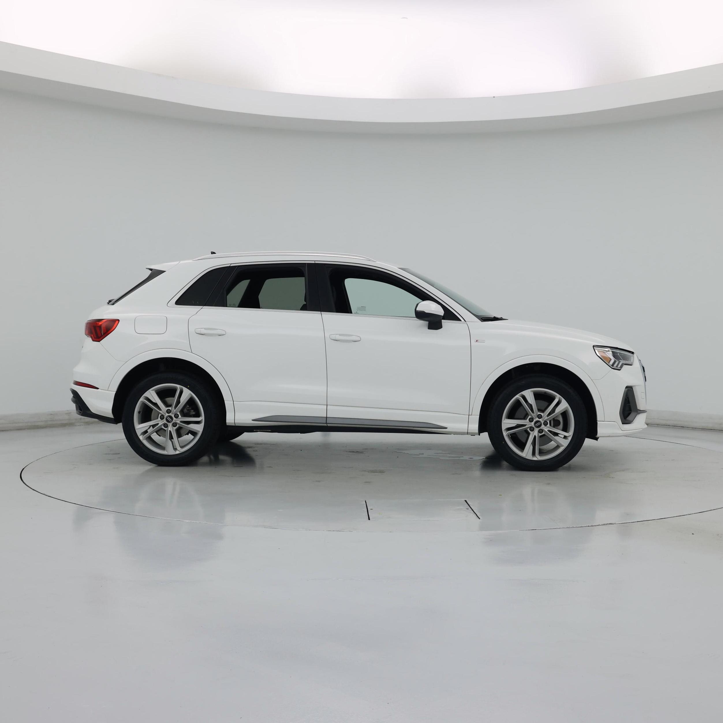 Thumbnail: 2021 Audi Q3 - 7