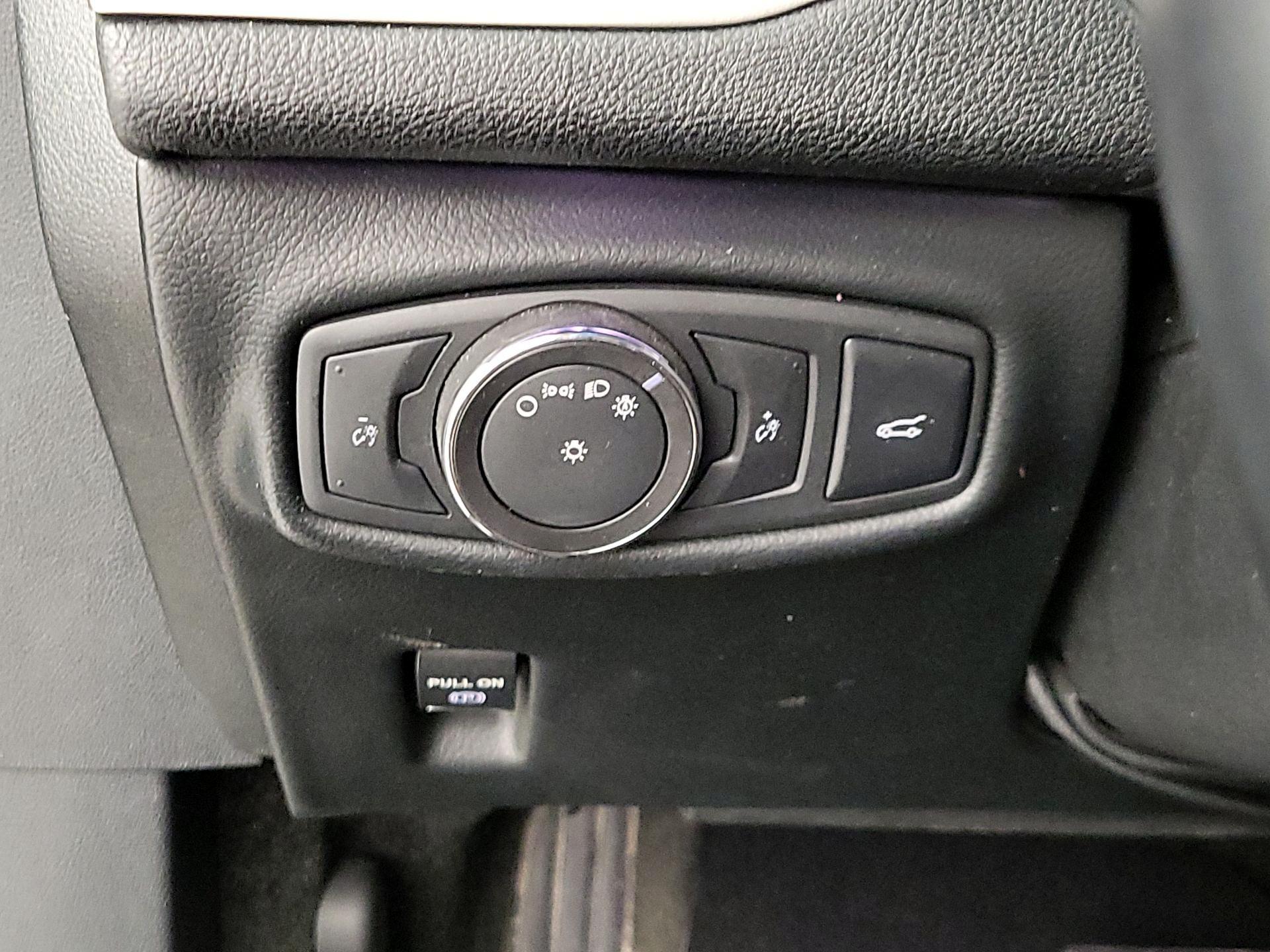 Thumbnail: 2016 Lincoln MKZ - 13