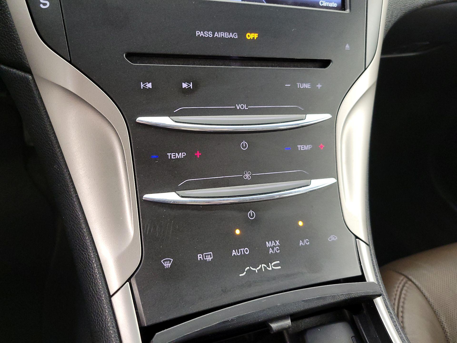 Thumbnail: 2016 Lincoln MKZ - 16