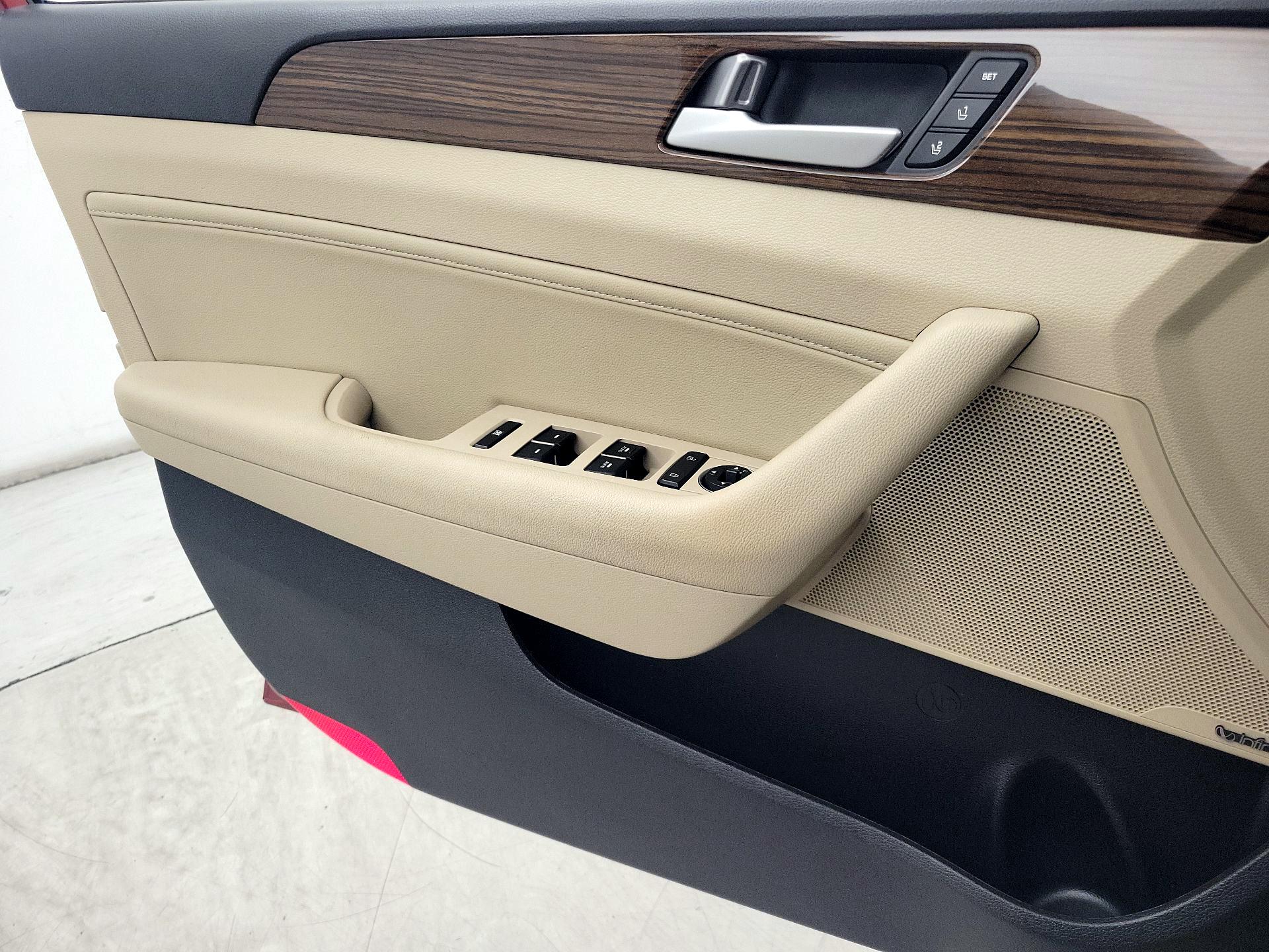 Thumbnail: 2016 Hyundai Sonata - 12
