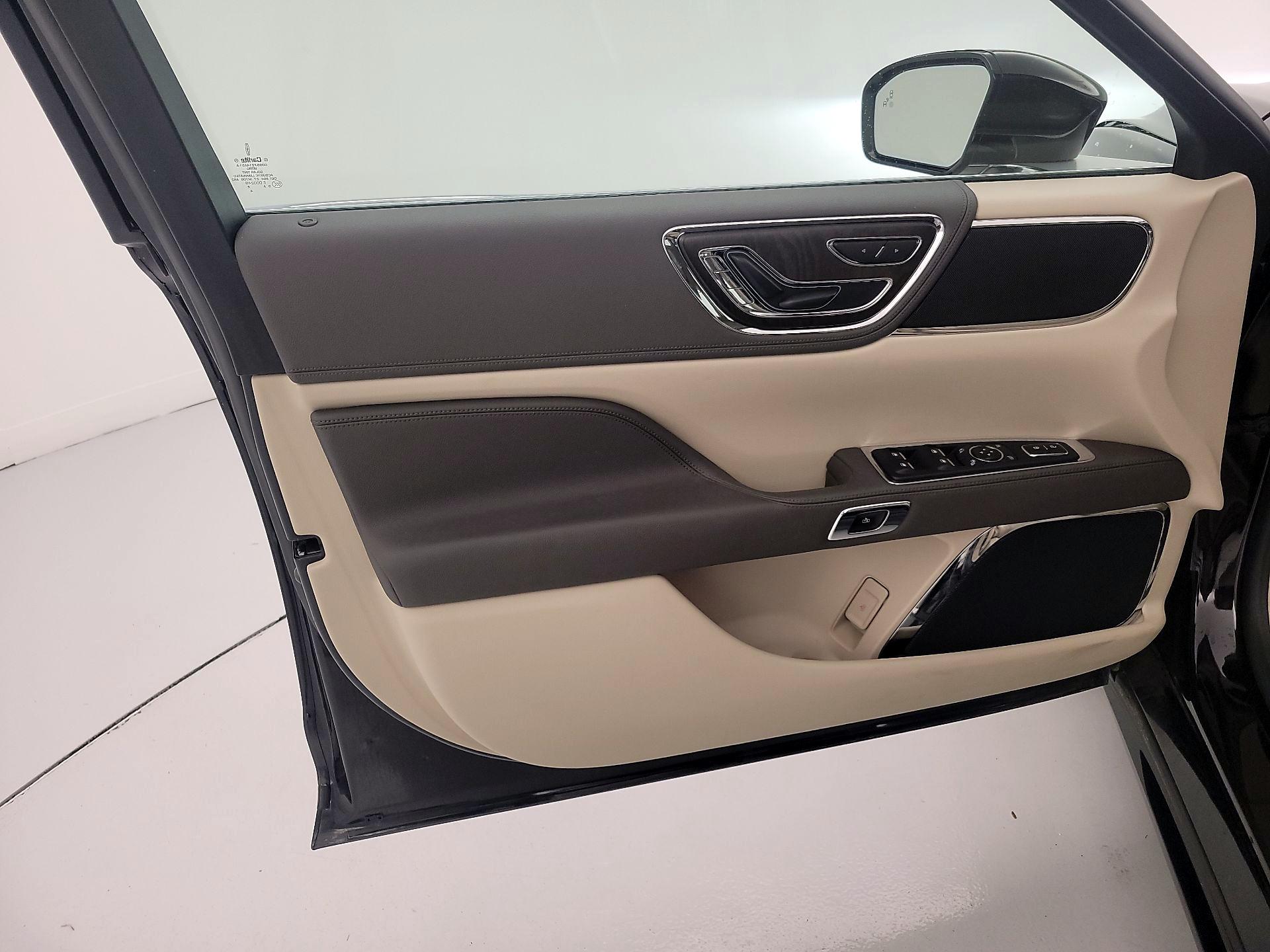Thumbnail: 2020 Lincoln Continental - 12