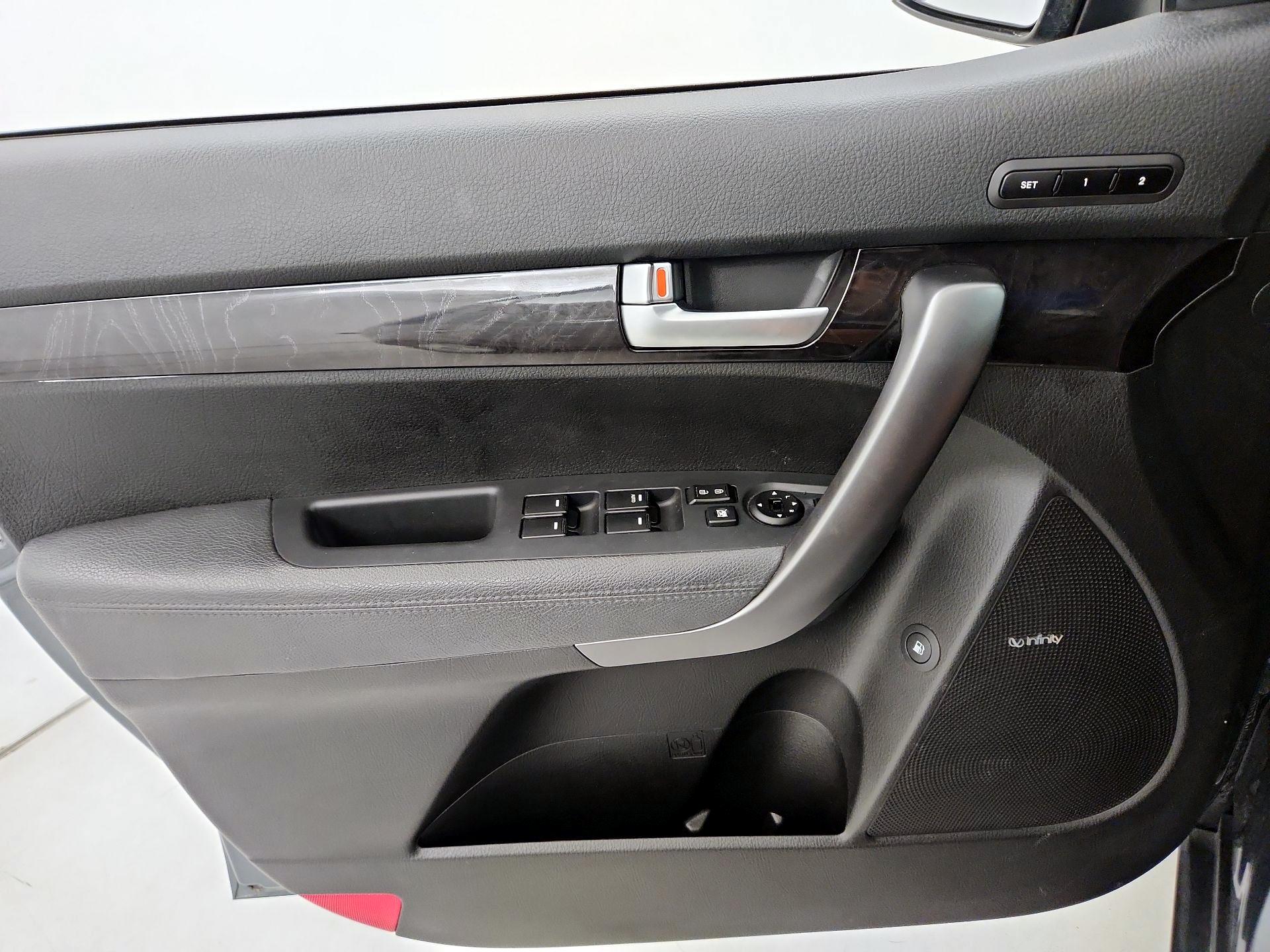 Thumbnail: 2014 Kia Sorento - 12