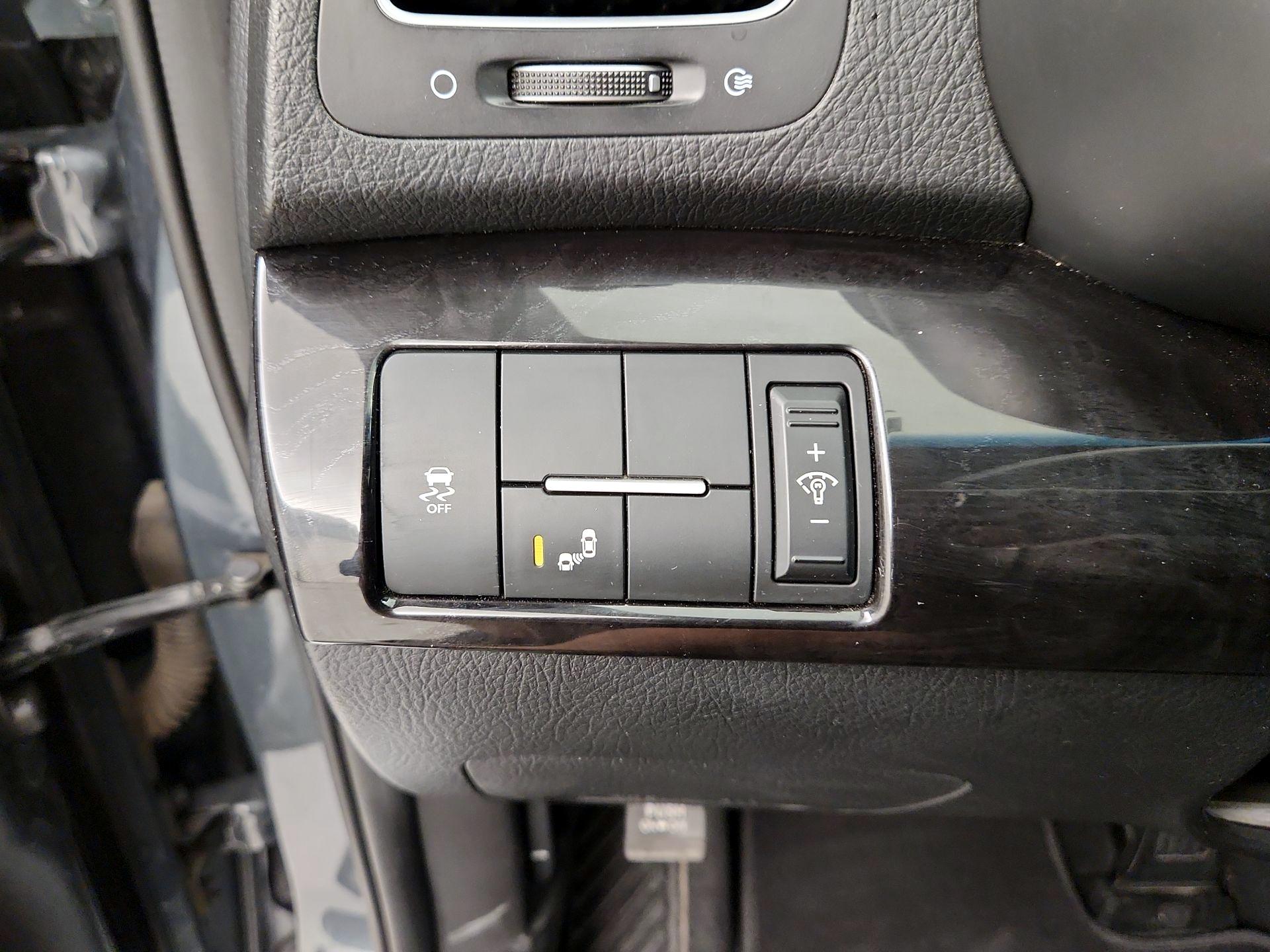 Thumbnail: 2014 Kia Sorento - 13