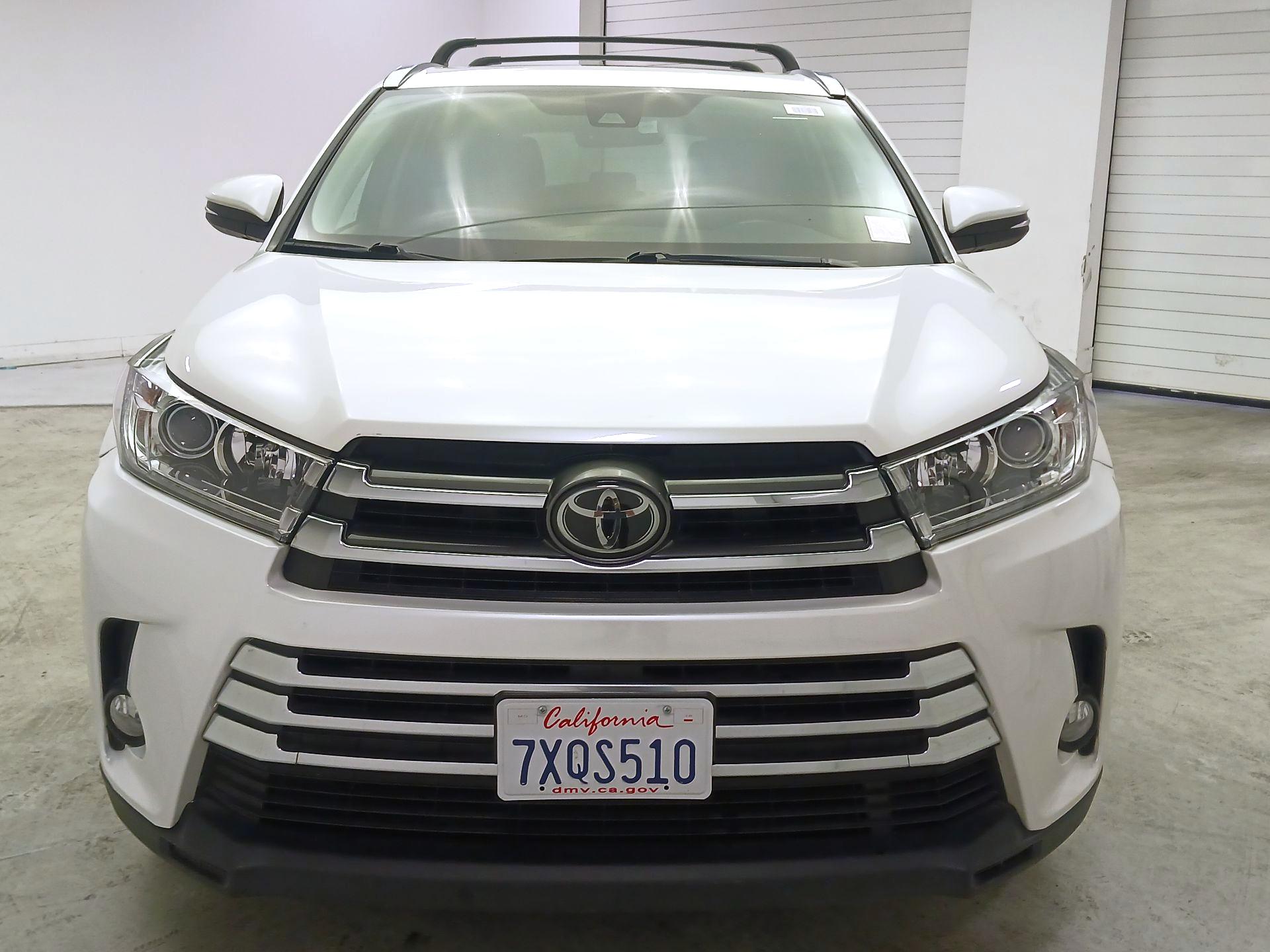 Thumbnail: 2017 Toyota Highlander - 2