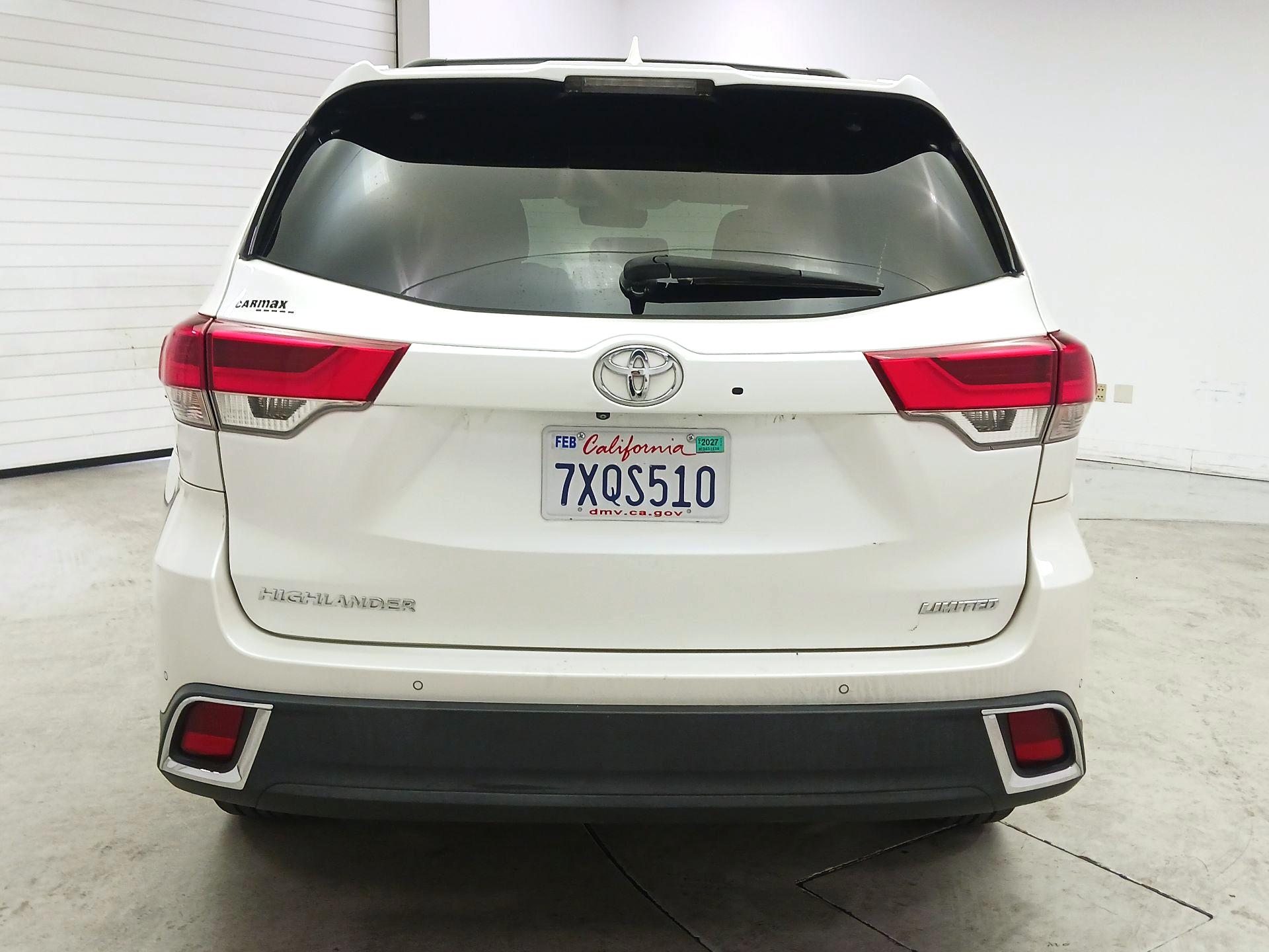 Thumbnail: 2017 Toyota Highlander - 6