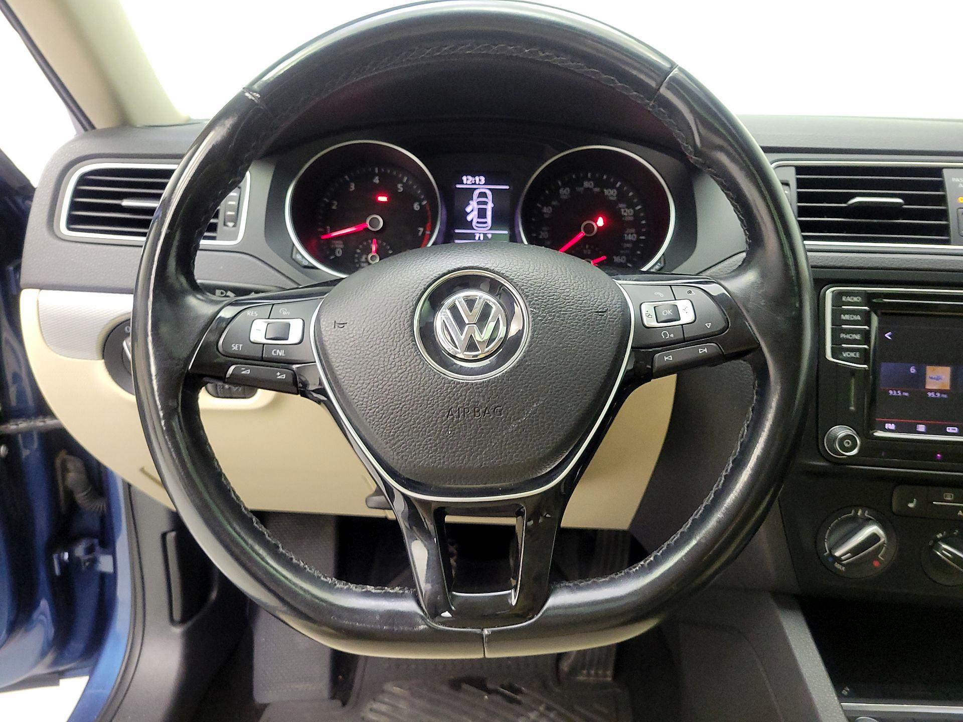 Thumbnail: 2018 Volkswagen Jetta - 10